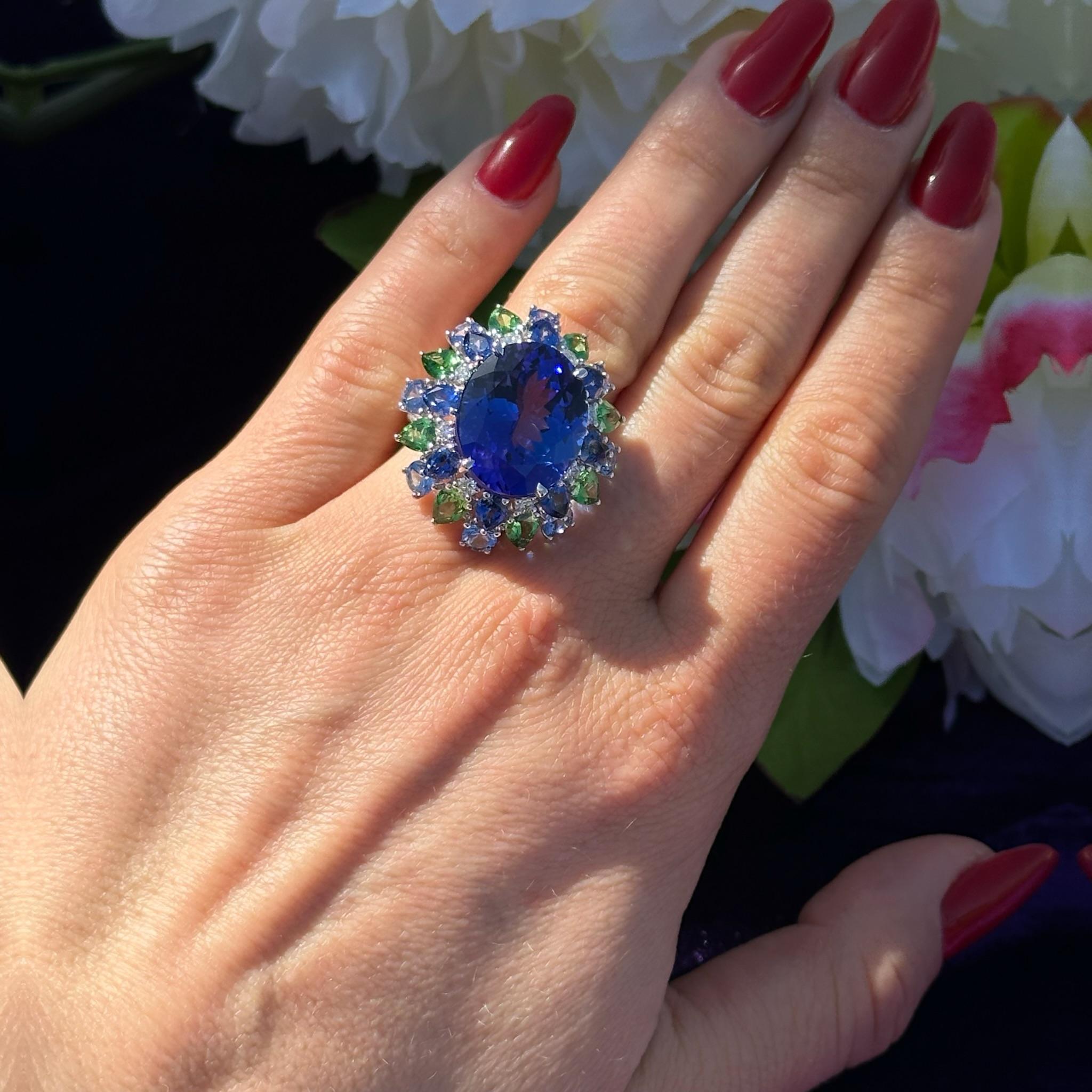 Stunning Sapphire Tanzanite Diamond 18K White Gold Ring For Her For Sale 1