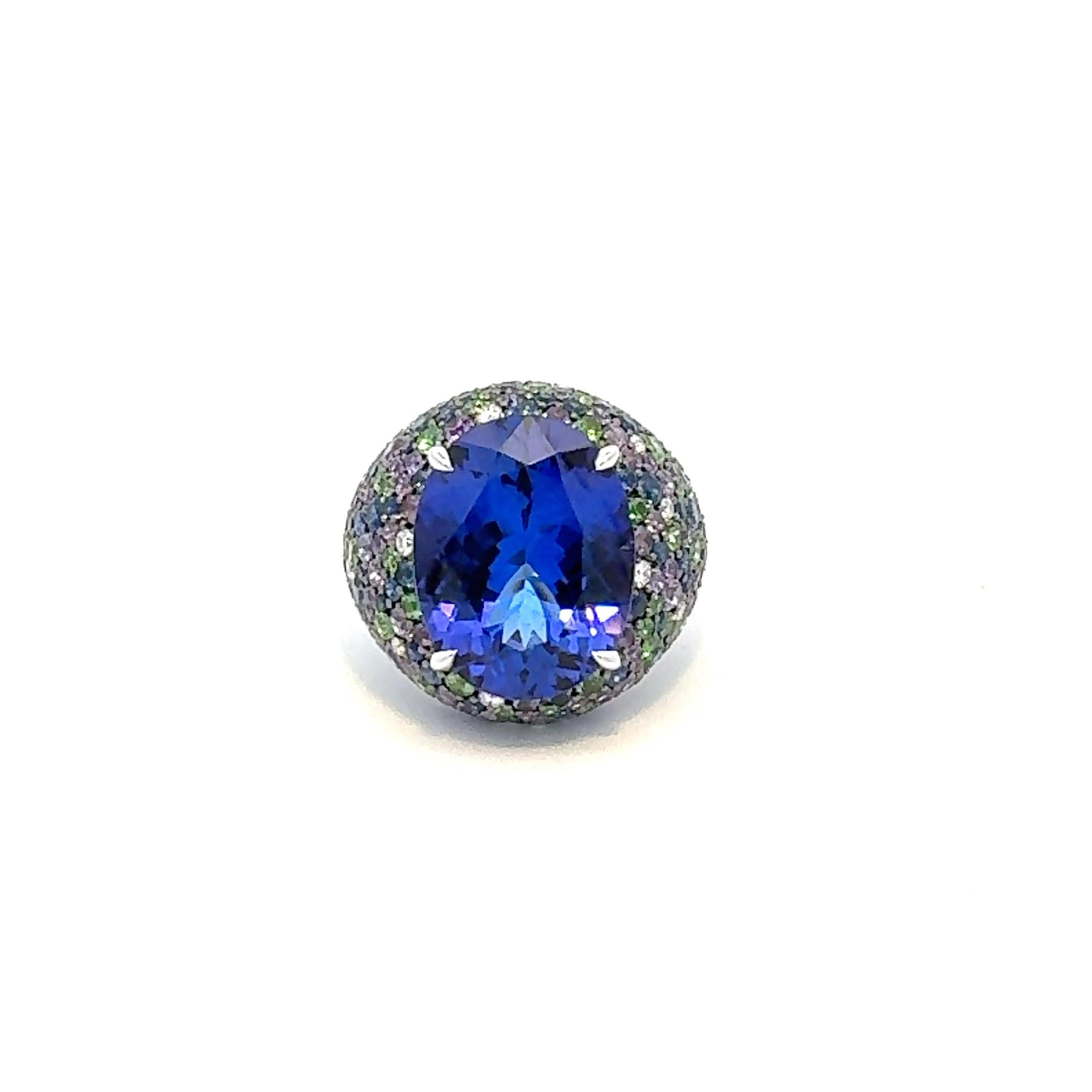 Stunning Sapphire Tanzanite Diamond 18K White Gold Ring For Her For Sale 2
