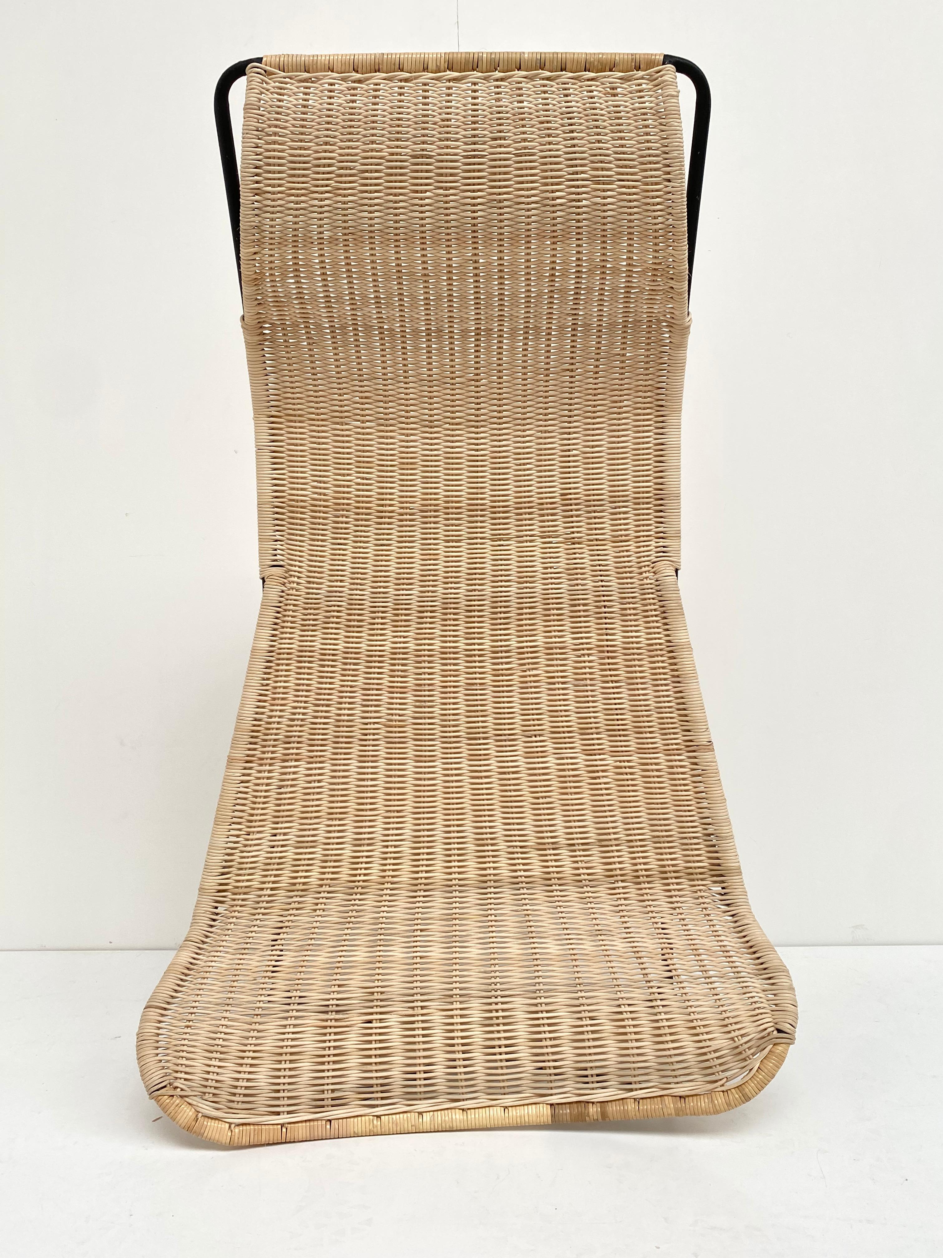 Stunning Sculptural Form Wicker Chaise Attributed to Raoul Guys, France, 1950's For Sale 8