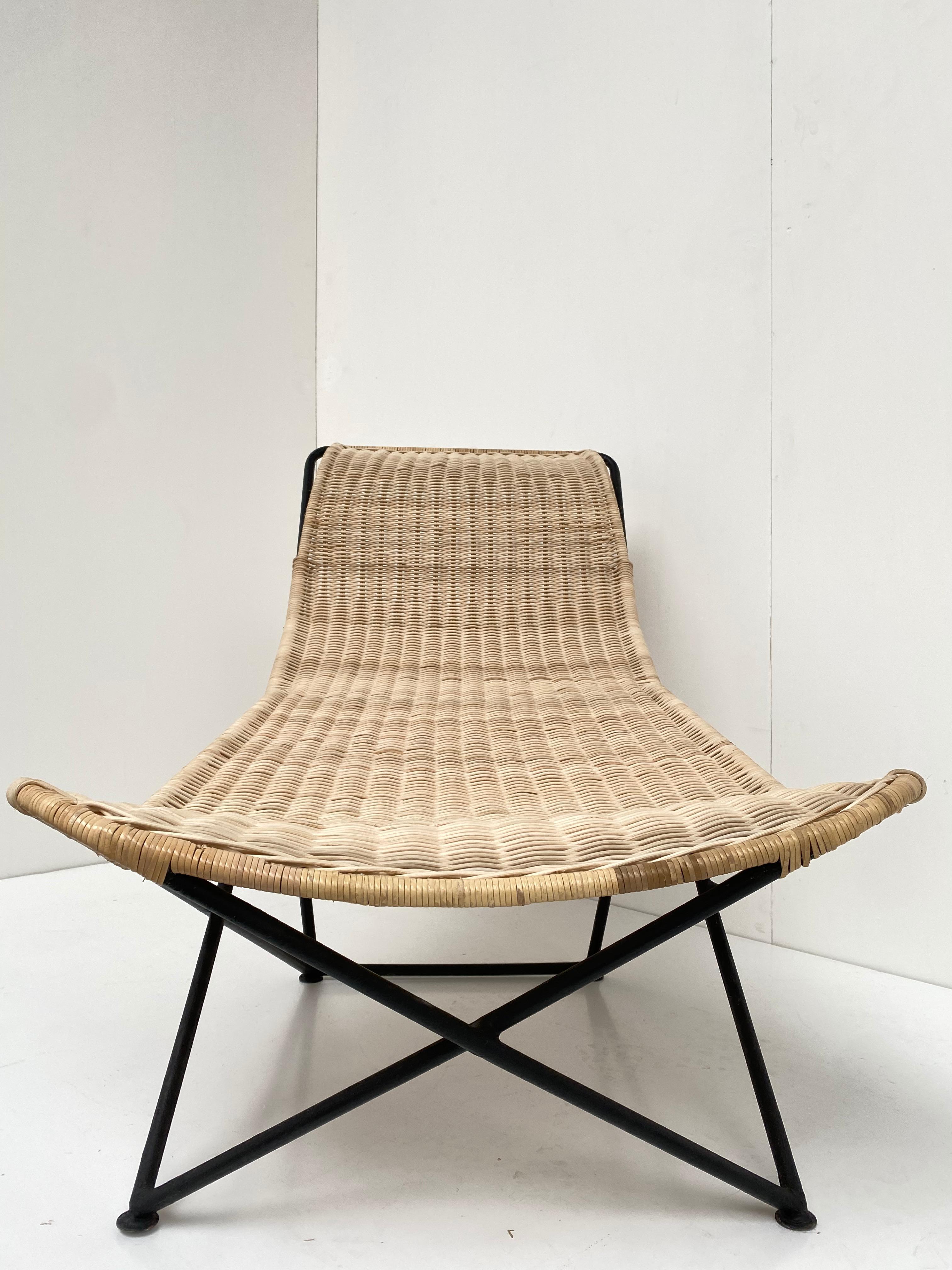 Enameled Stunning Sculptural Form Wicker Chaise Attributed to Raoul Guys, France, 1950's For Sale
