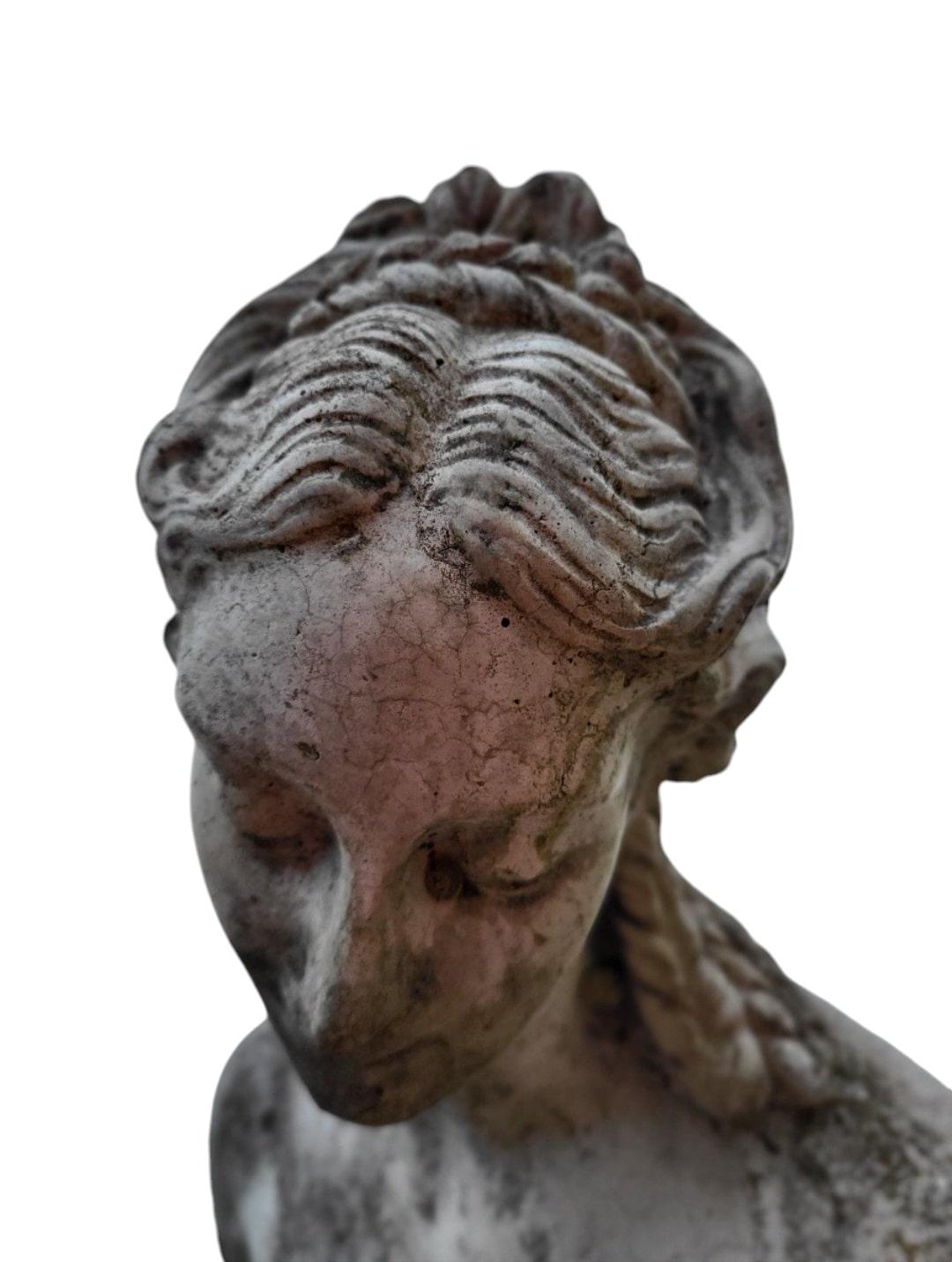 Milieu du XXe siècle Superbe sculpture de Vénus se baignant 176 en vente