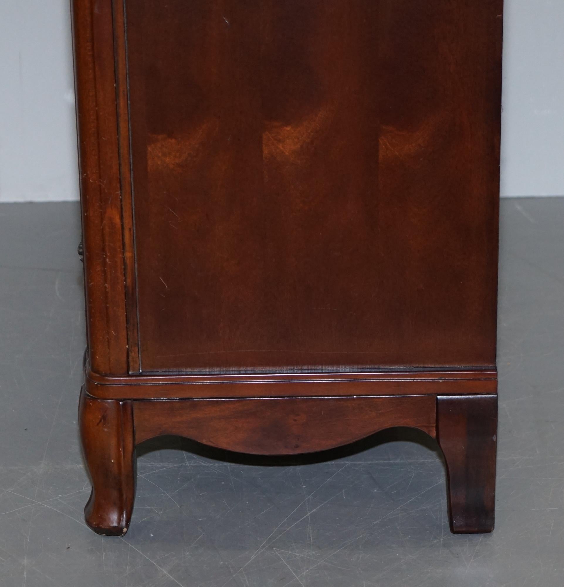 Stunning Serpentine Fronted Ralph Lauren American Hardwood Chest of Drawers For Sale 13