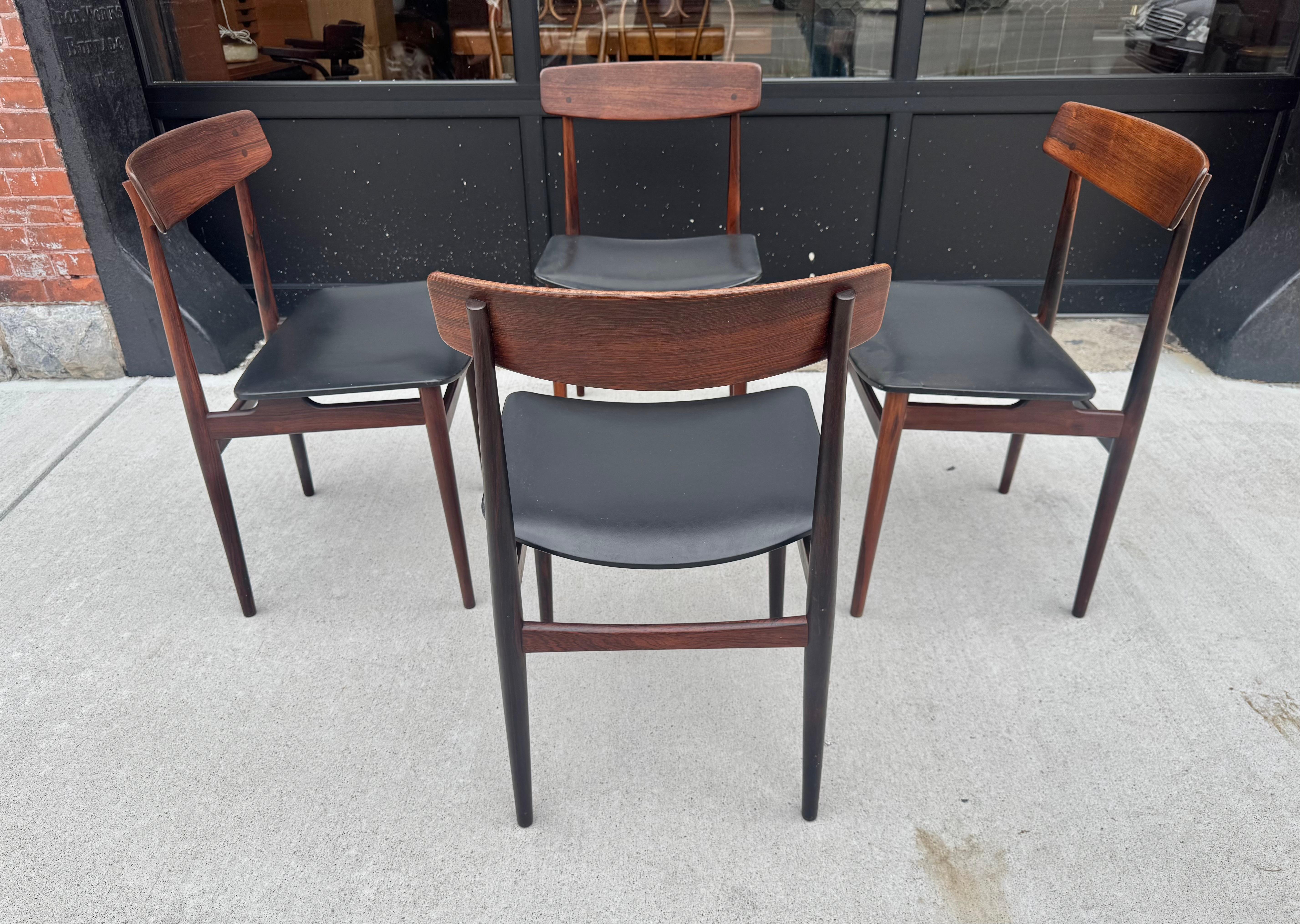 Atemberaubendes Set (4) dänische mODERNIST Esszimmerstühle aus Rosenholz, 1950er Jahre/ Frederik Kayser im Angebot 1