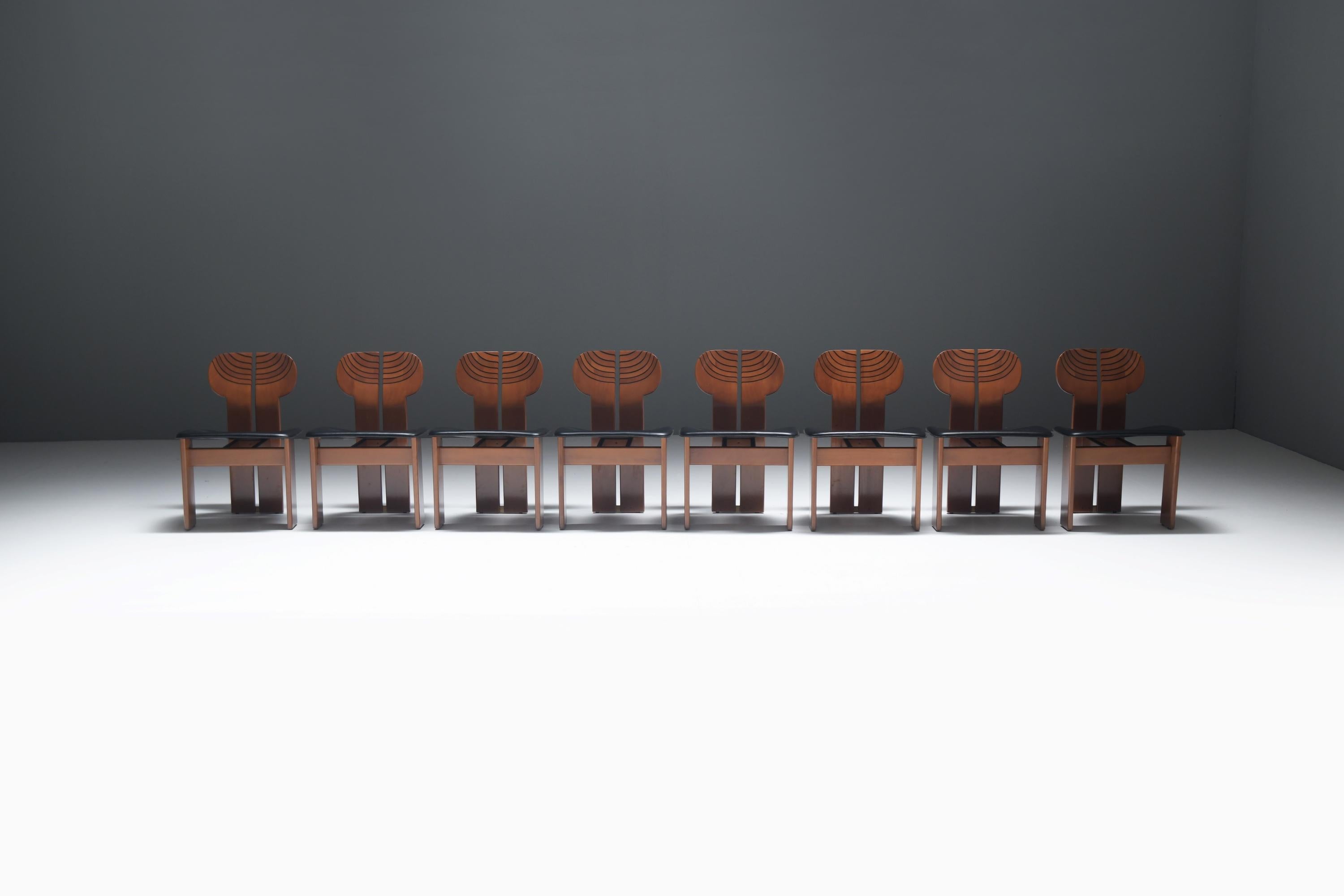 Stunning set (8) of Africa chairs by Afra and Tobia Scarpa for MAXALTO Italy In Good Condition For Sale In Buggenhout, Oost-Vlaanderen