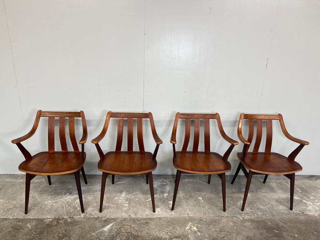 Atemberaubendes Set von 4 Vintage Retro-Esszimmerstühlen aus Teakholz, gebogenem Holz, 1960er Jahre, Bio (Niederländisch) im Angebot
