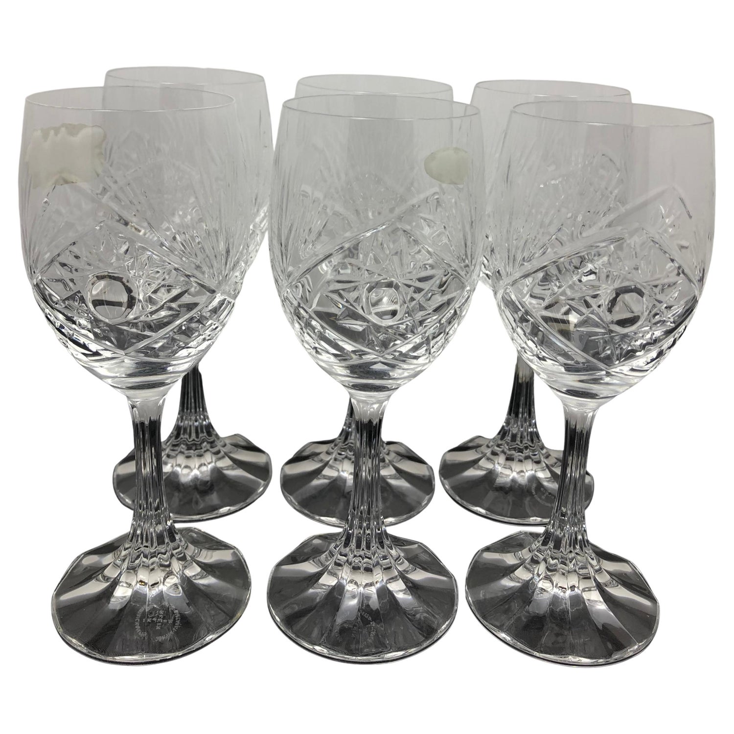 https://a.1stdibscdn.com/stunning-set-of-6-baccarat-crystal-white-wine-glasses-for-sale/f_40821/f_263218321638205836351/f_26321832_1638205837661_bg_processed.jpg?width=1500