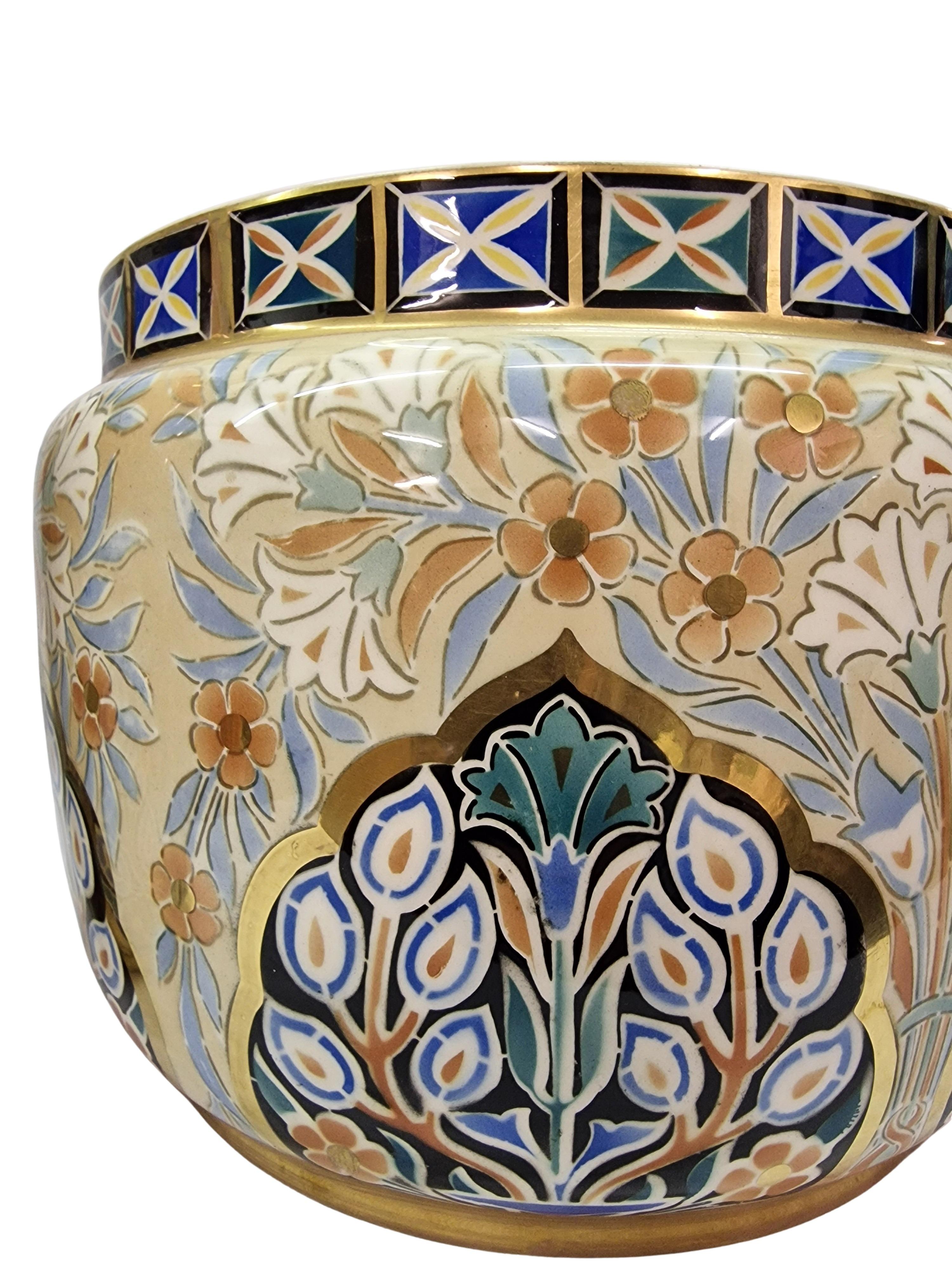 Superbe ensemble composé d'une jardinière et de deux vases, Keller & Guérin Luneville 1900, France en vente 3