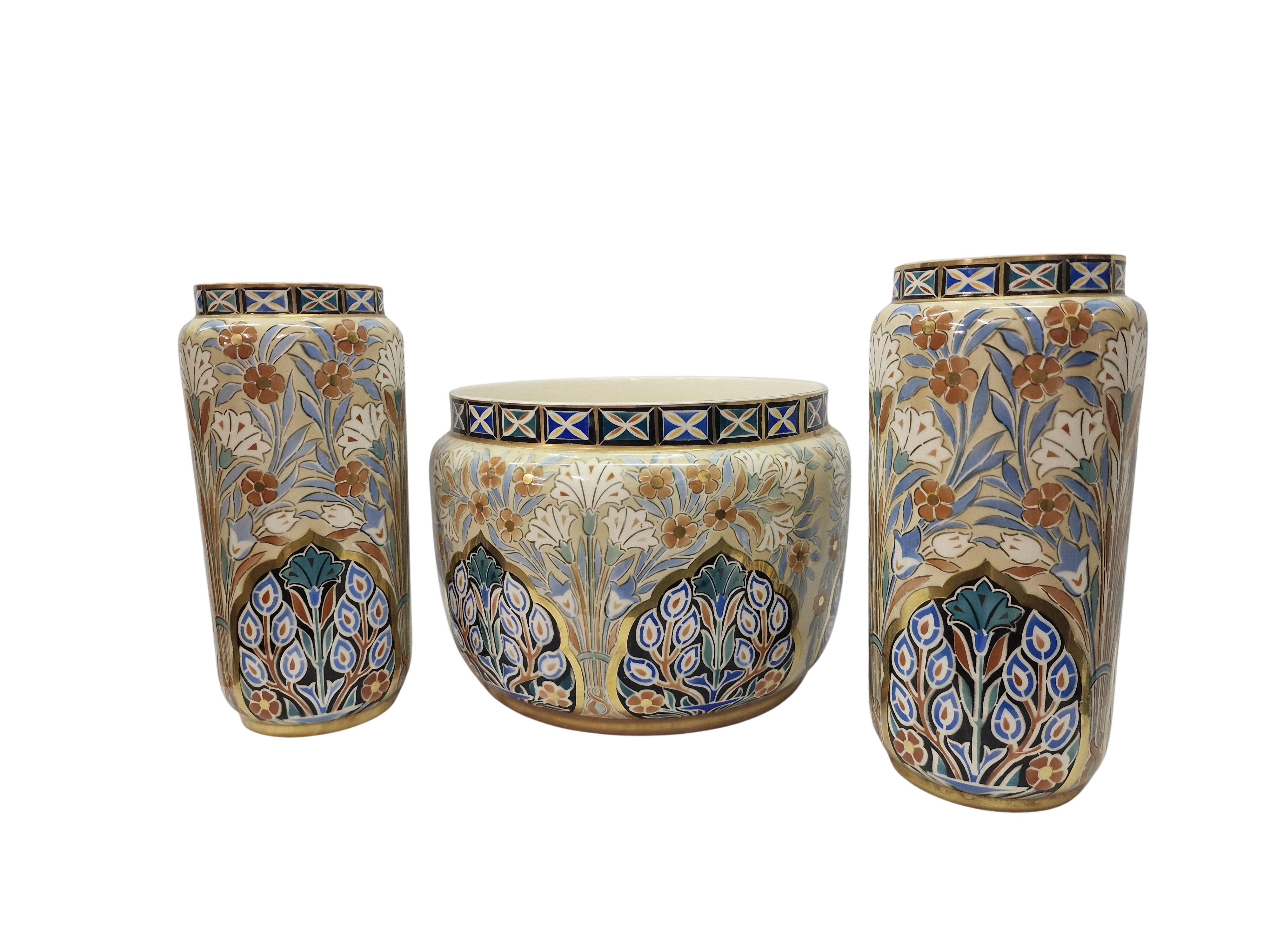 Superbe ensemble composé d'une jardinière et de deux vases, Keller & Guérin Luneville 1900, France en vente 6