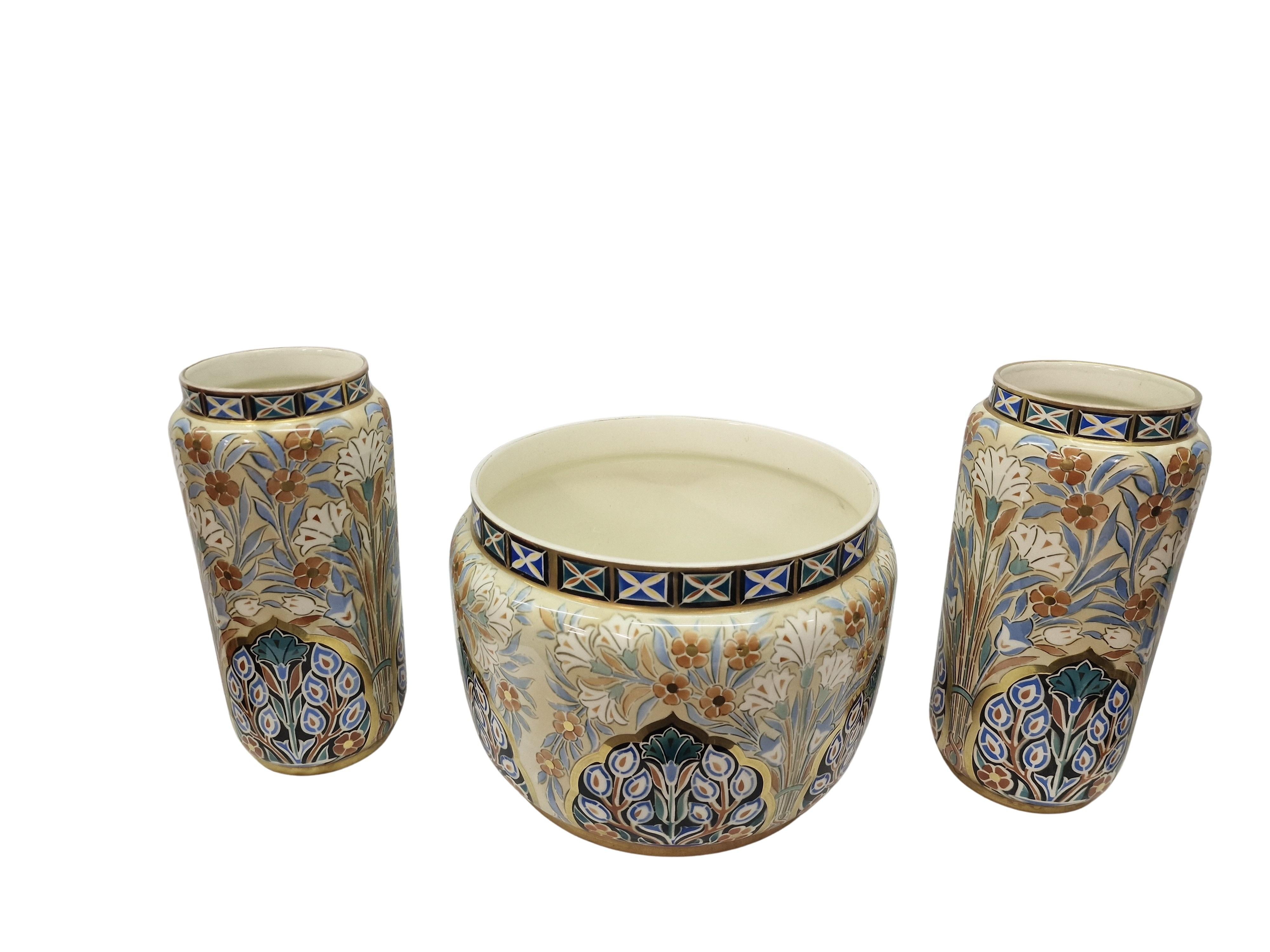 Superbe ensemble composé d'une jardinière et de deux vases, Keller & Guérin Luneville 1900, France en vente 12