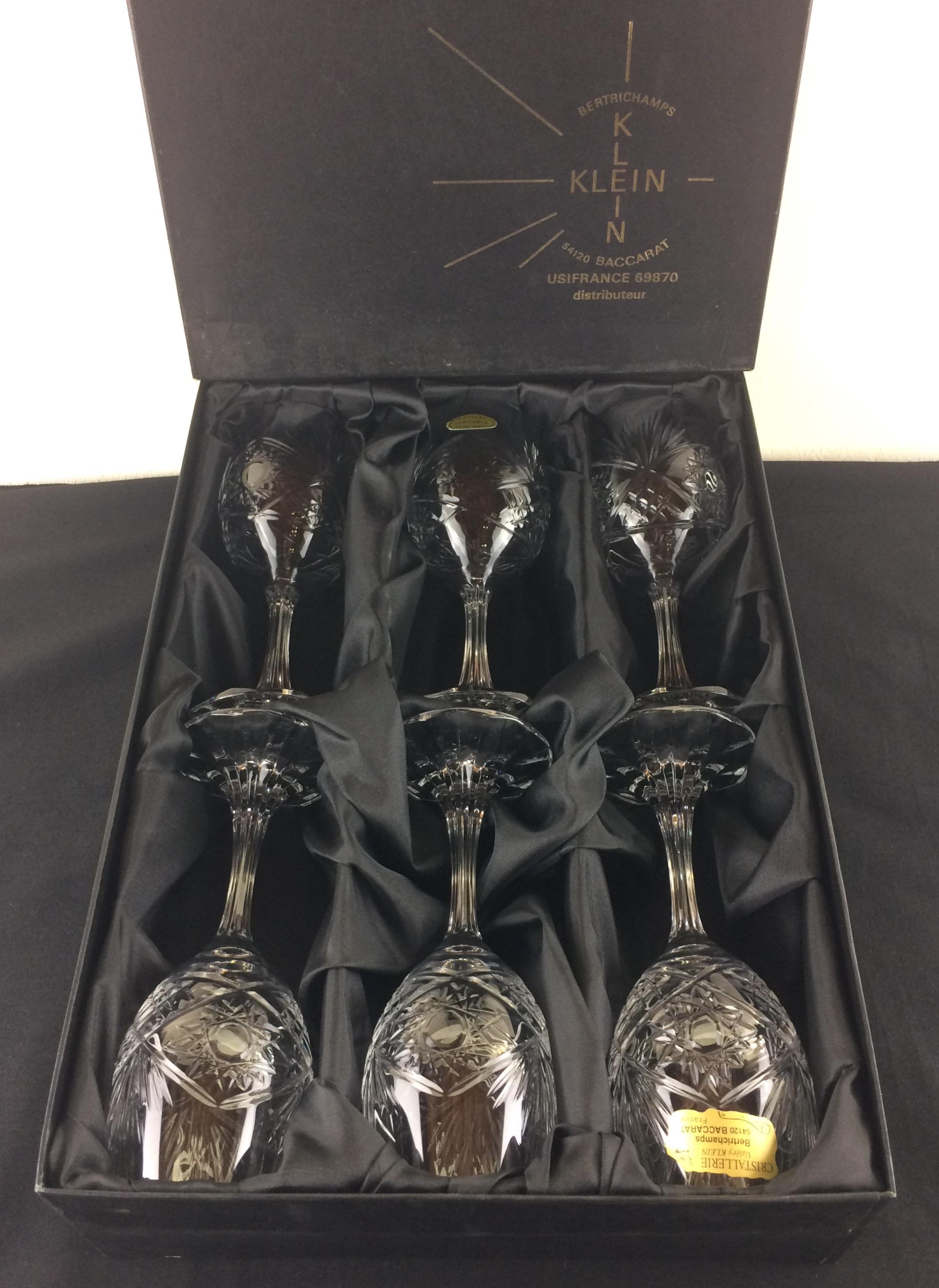 20th Century Stunning Set of Baccarat Crystal Wine, Water Glasses, Champagne Flutes & Bucket