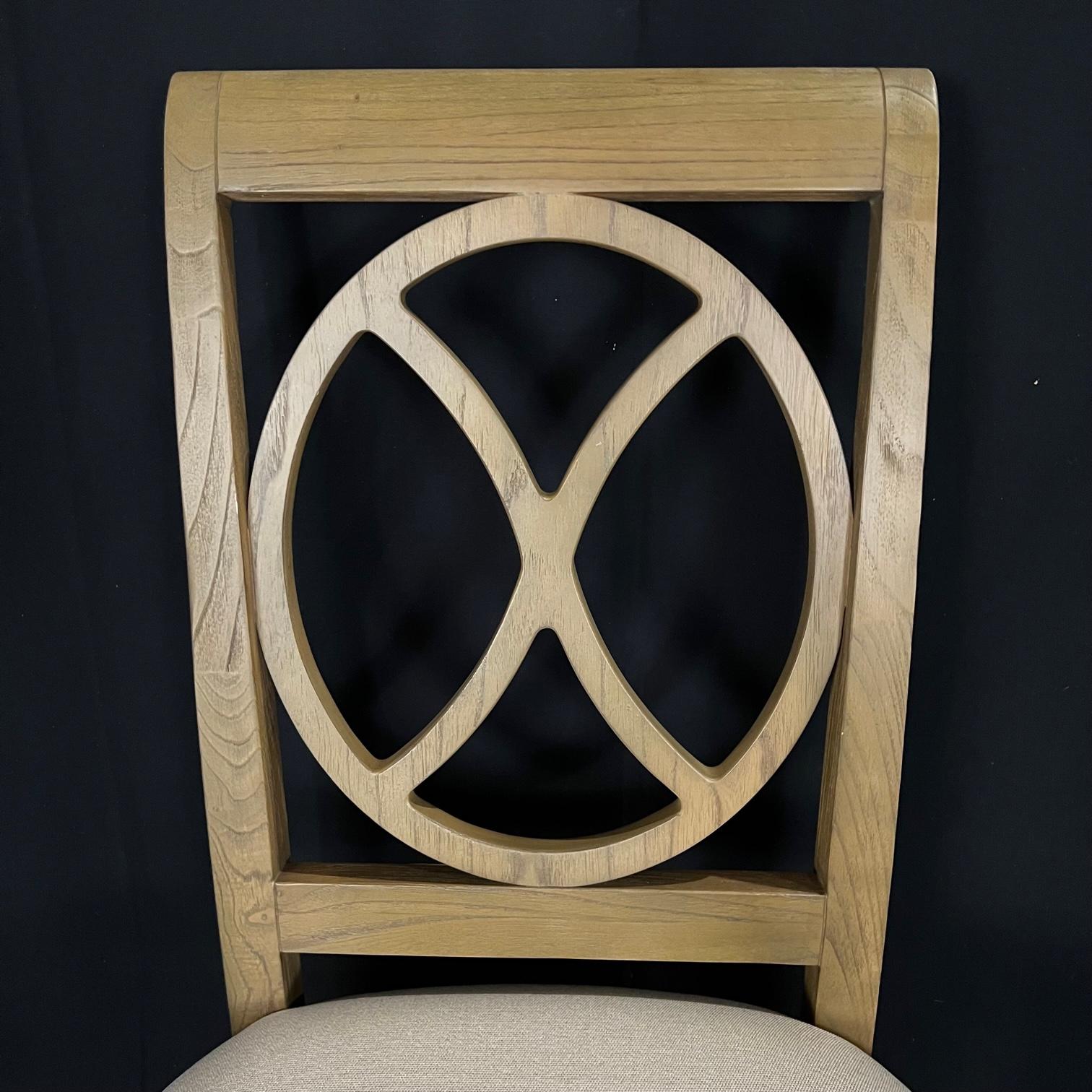 American Stylish Set of Six Classic Ring Back Bleached Oak Dining Chairs For Sale