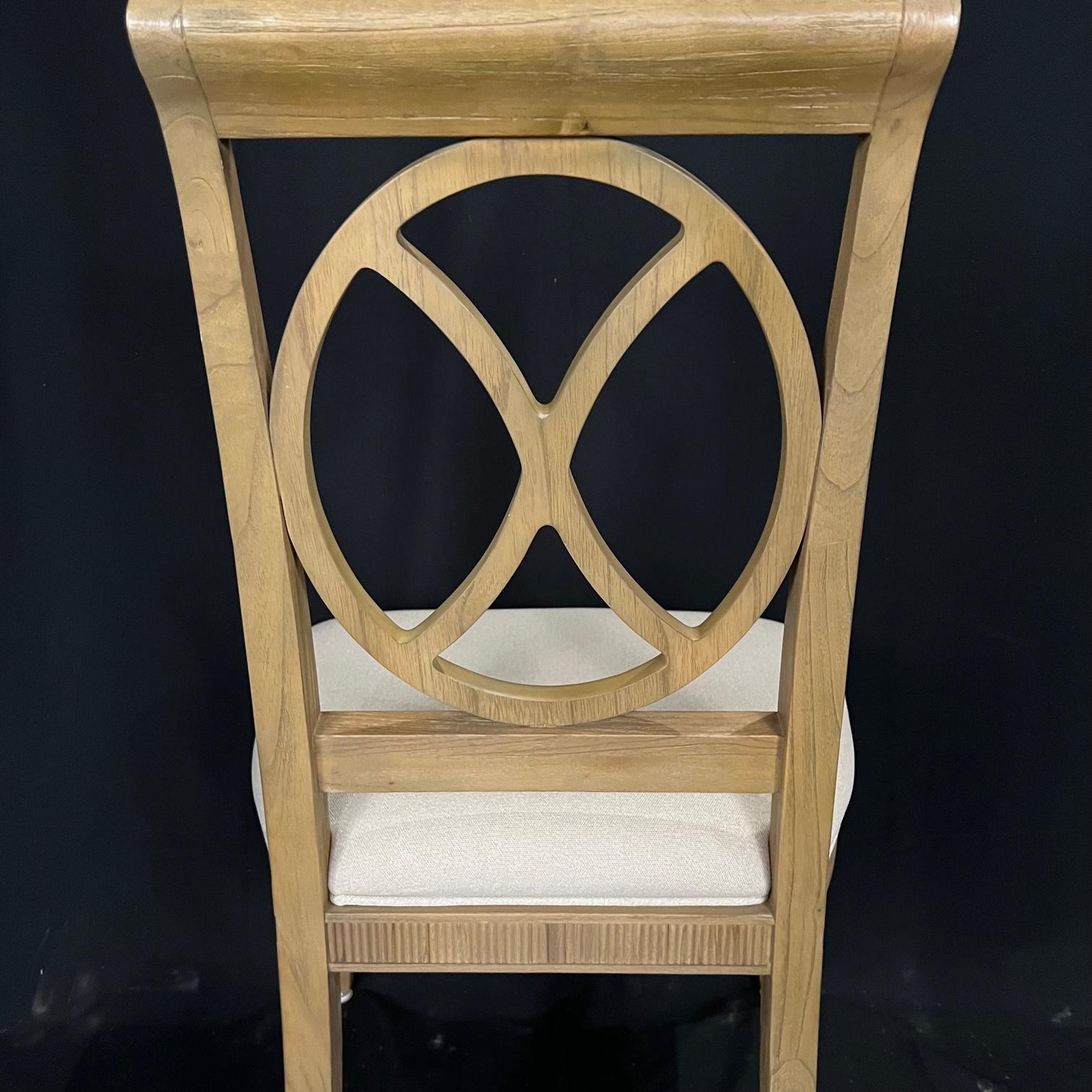 Contemporary Stylish Set of Six Classic Ring Back Bleached Oak Dining Chairs For Sale