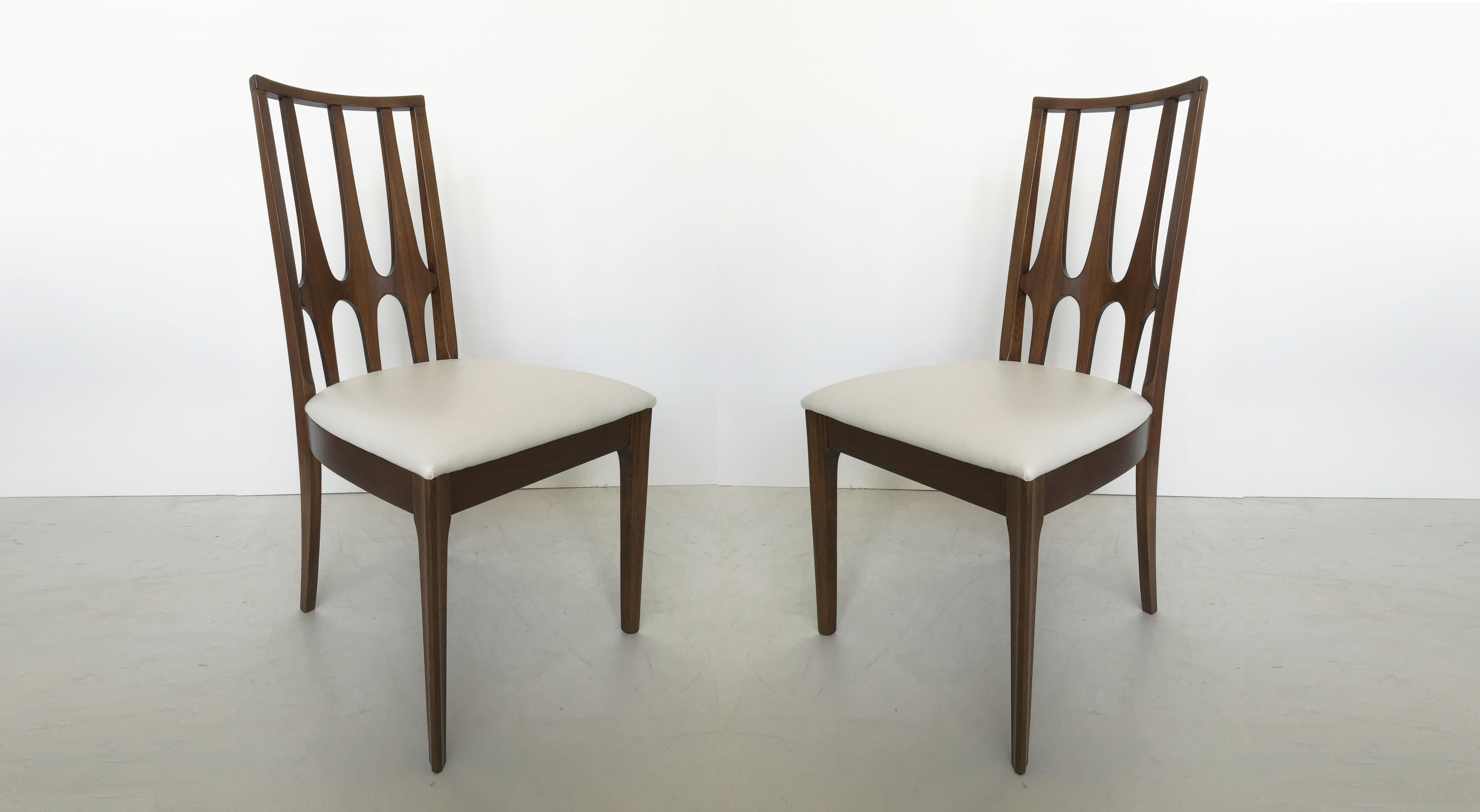 Stunning Set of Eight Mid-Century Modern Broyhill Brasilia Dining Chairs For Sale 1