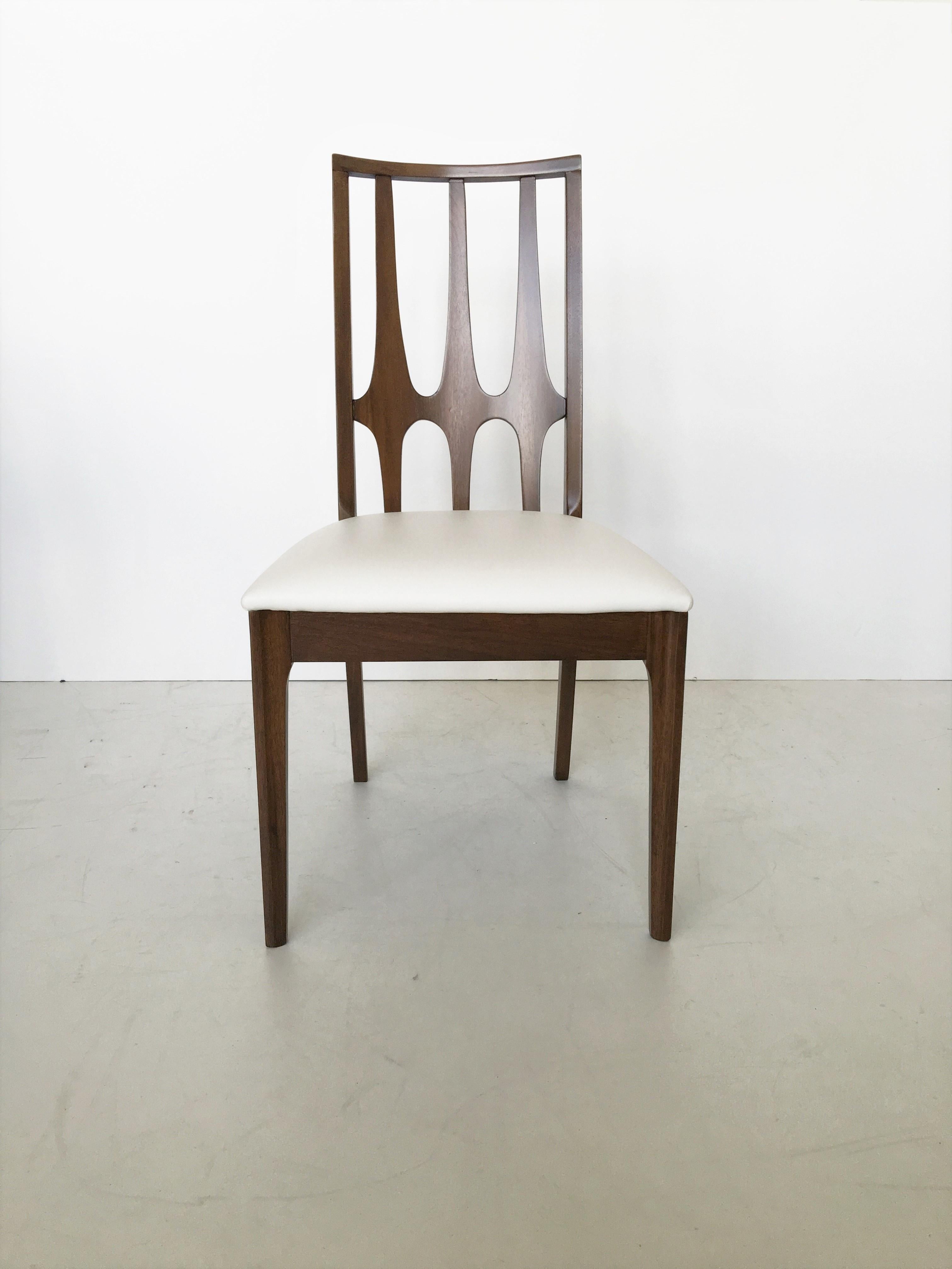 Stunning Set of Eight Mid-Century Modern Broyhill Brasilia Dining Chairs For Sale 2
