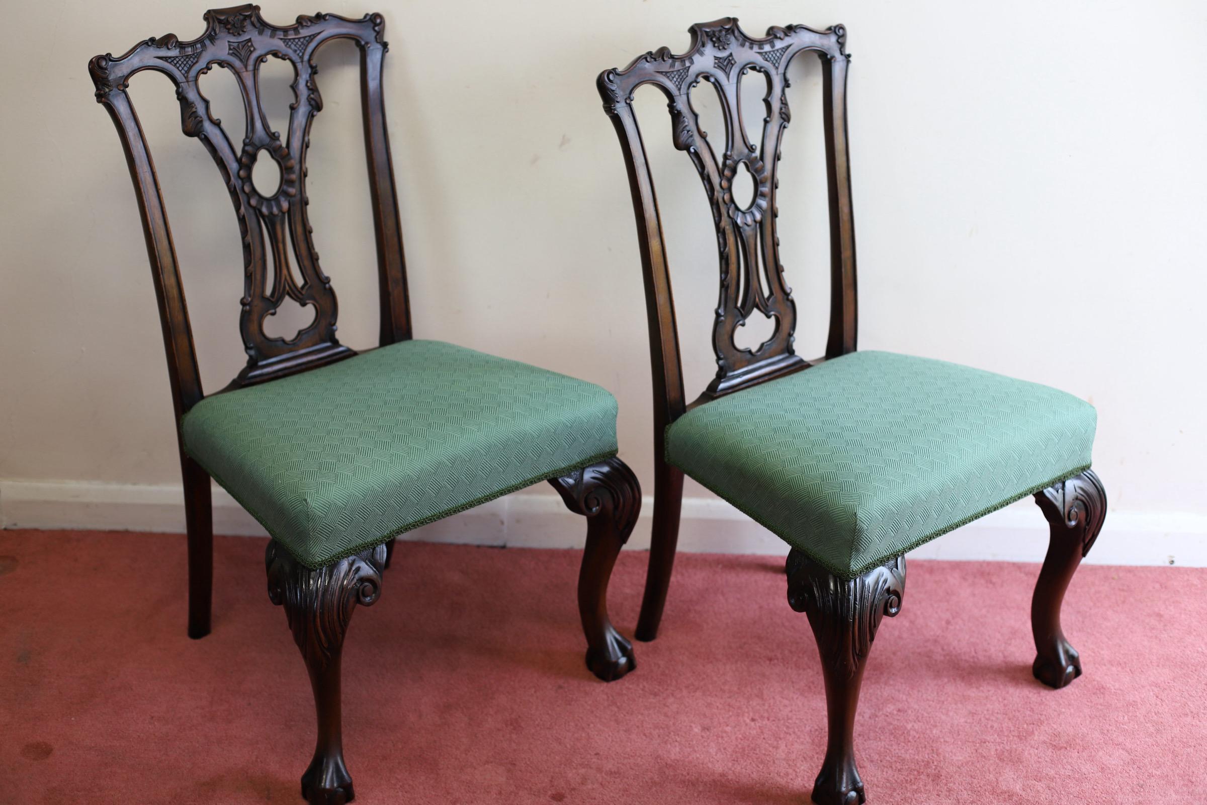 Stunning Set Of Six Chippendale Style Dining Chairs  For Sale 3