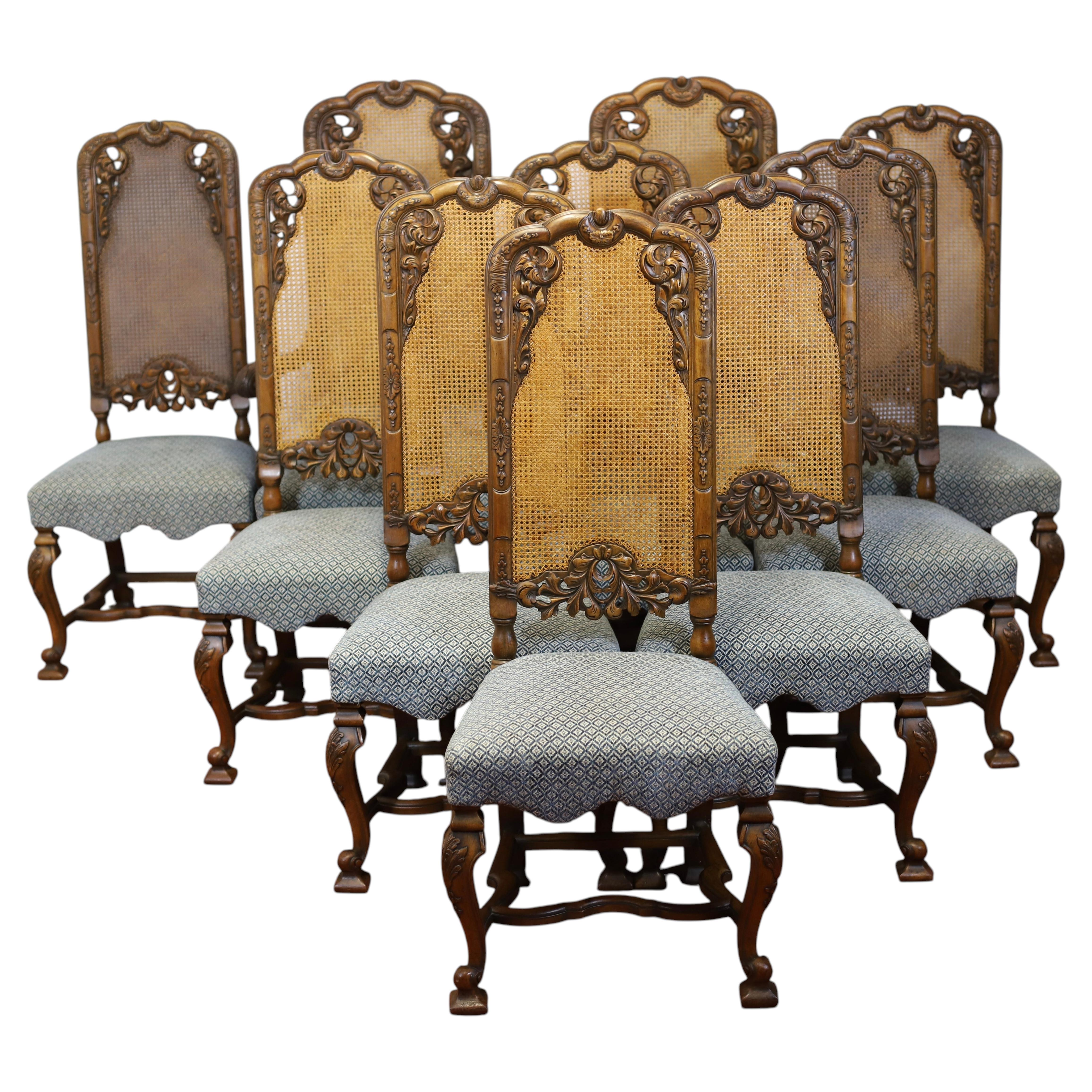 Wunderschönes Set aus zehn viktorianischen Bergère-Esszimmerstühlen aus Walnussholz
