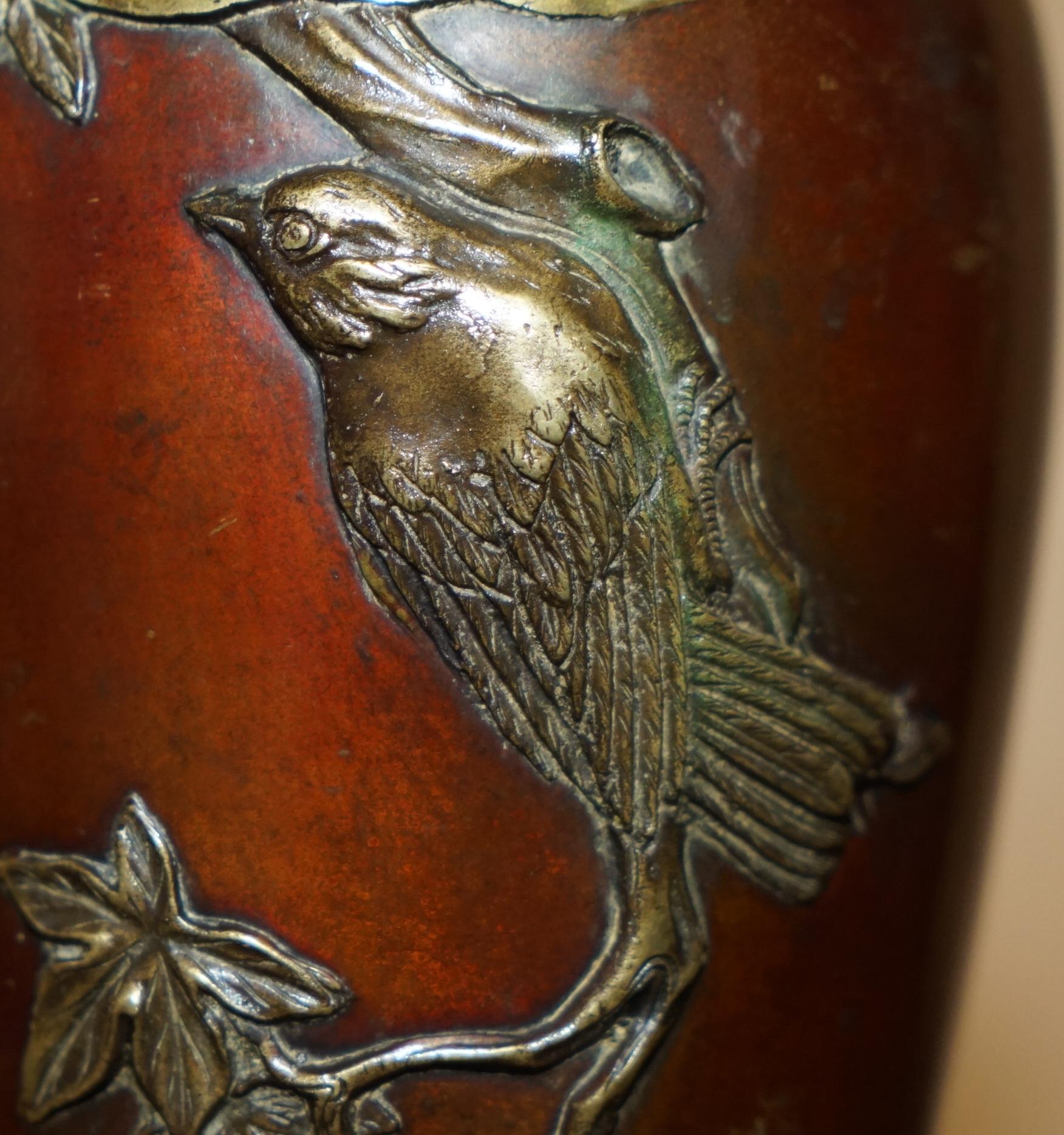 Late 19th Century STUNNING SiGNED ANTIQUE CIRCA 1870 JAPANESE VASE DEPICTING A BIRD ON A BRANCH For Sale