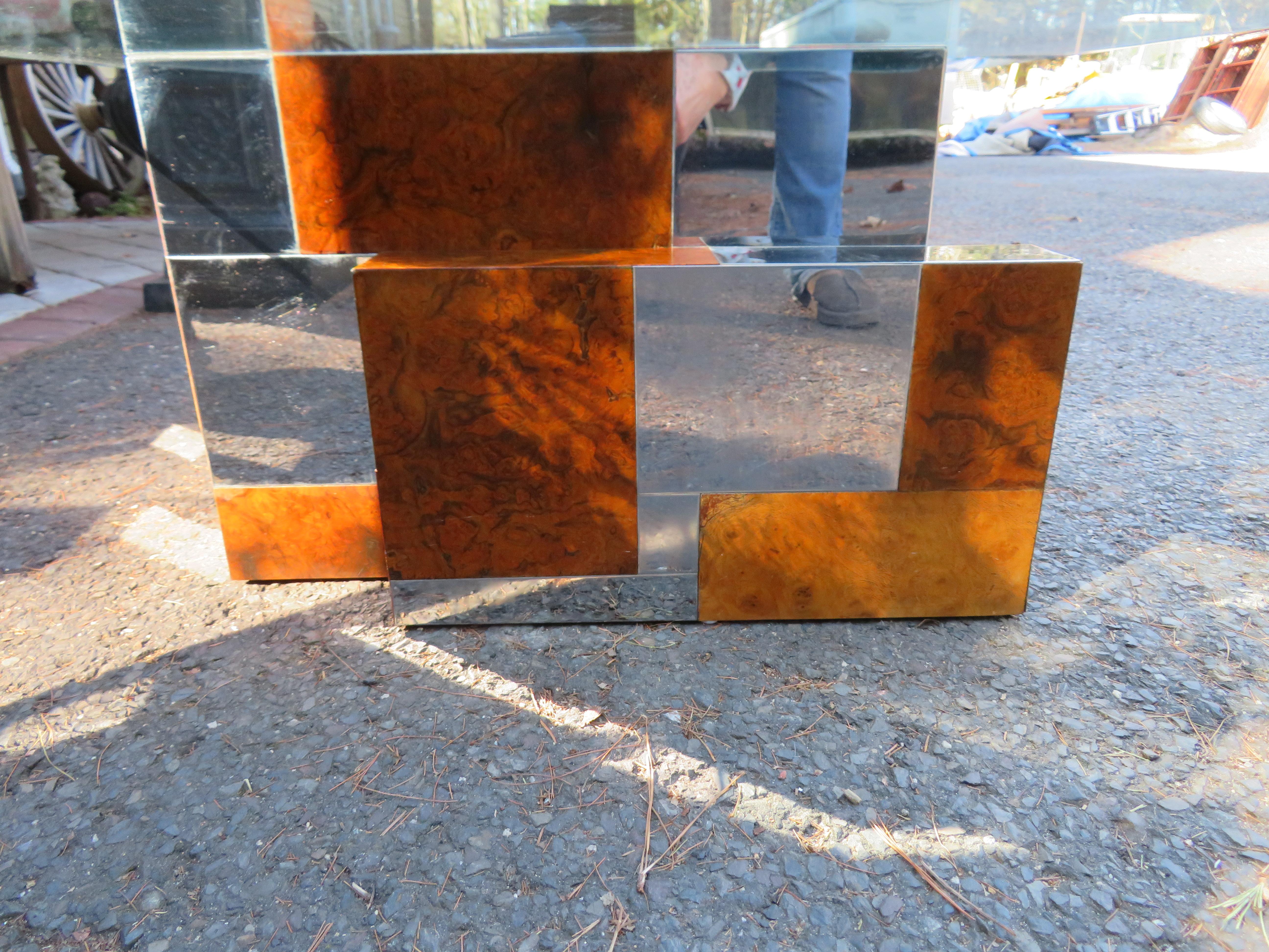 Mid-Century Modern Superbe table basse urbaine directionnelle en broussin et chrome signée Paul Evans en vente