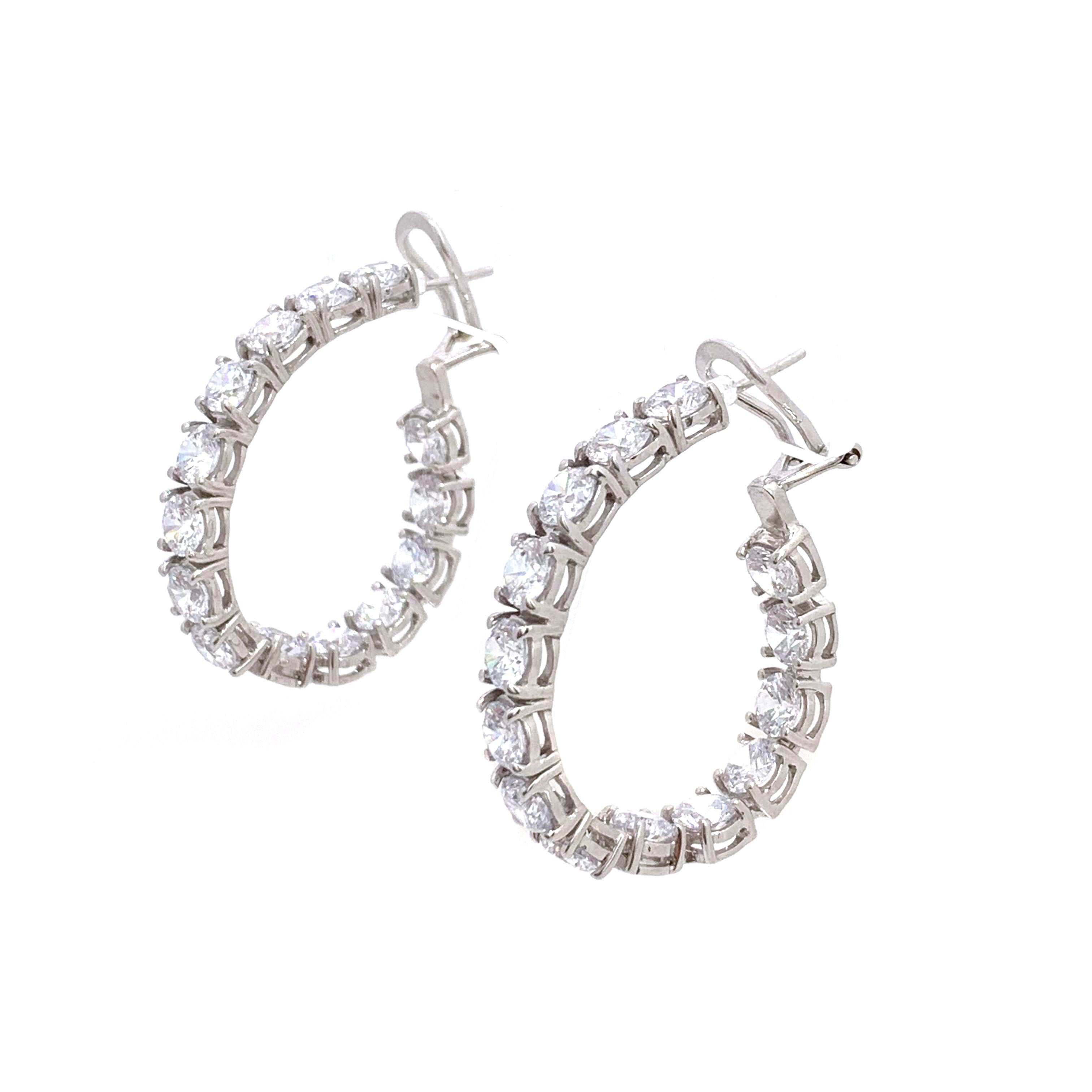Stunning Simulated Diamond Sterling Silver Hoop Earrings In New Condition For Sale In Los Angeles, CA
