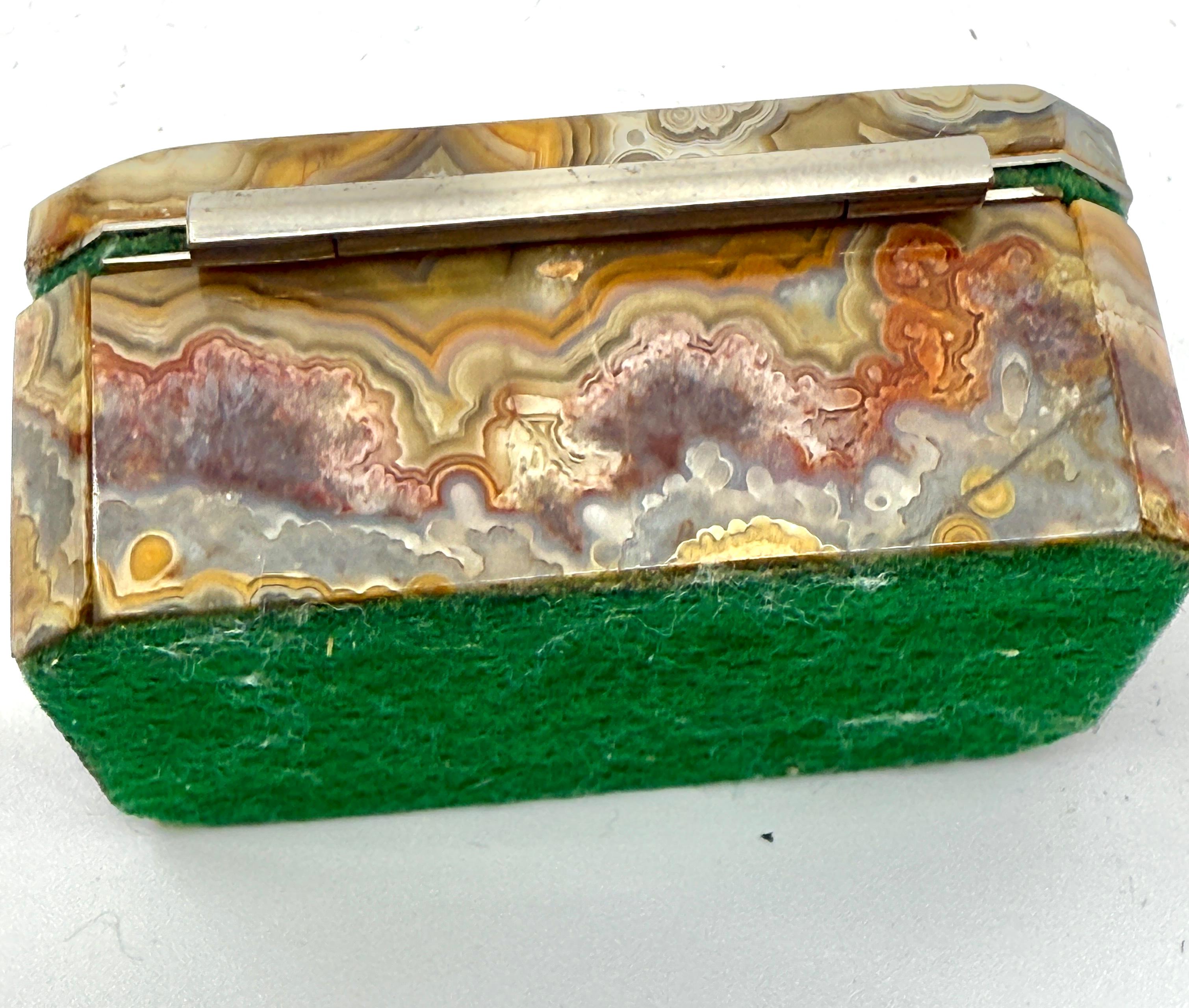 Stunning Small Agate and Lapis Boxes For Sale 3
