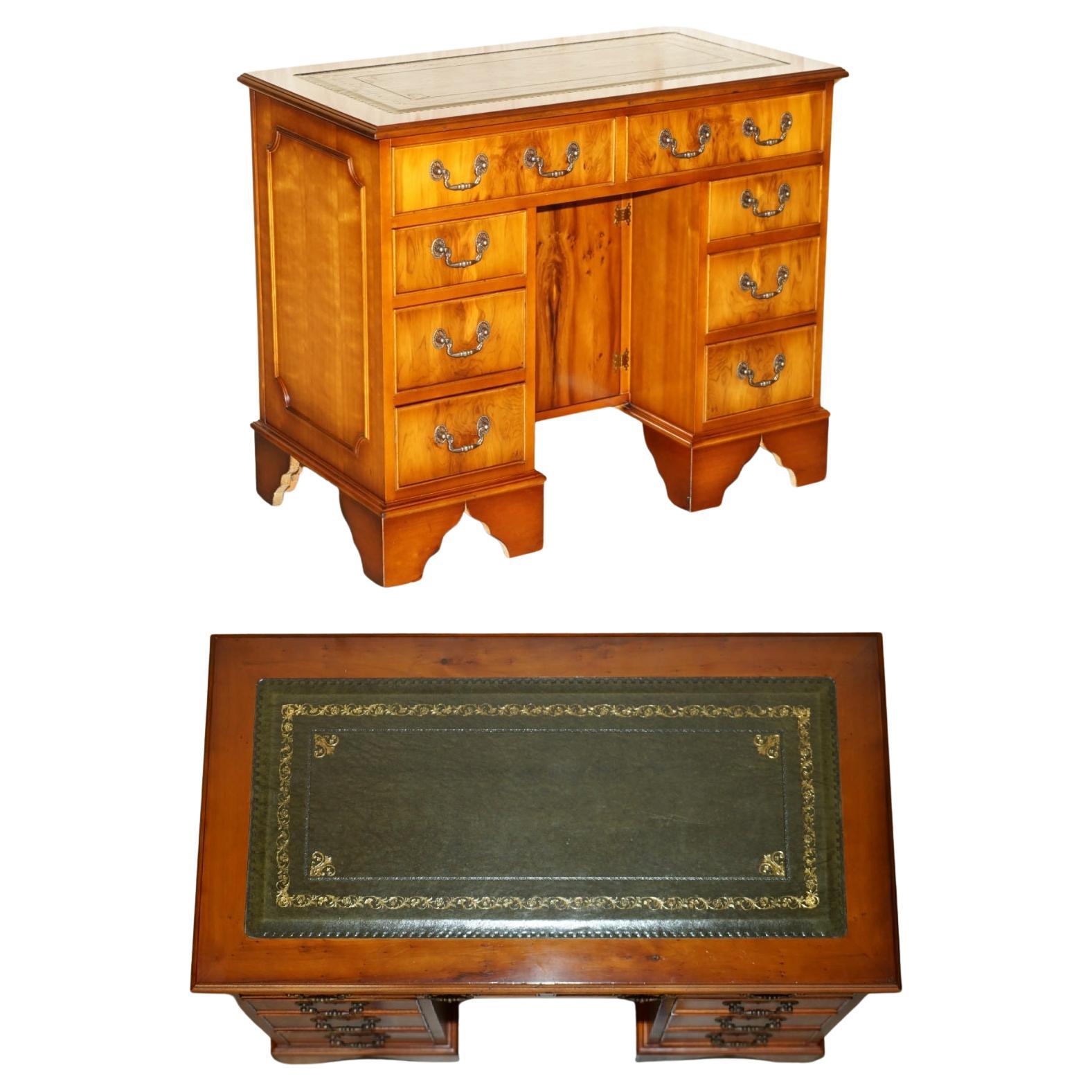 STUNNING SMALL BURR & BURL YEW WOOD WiTH GREEN LEATHER TOP TWIN PEDESTAL DESK im Angebot