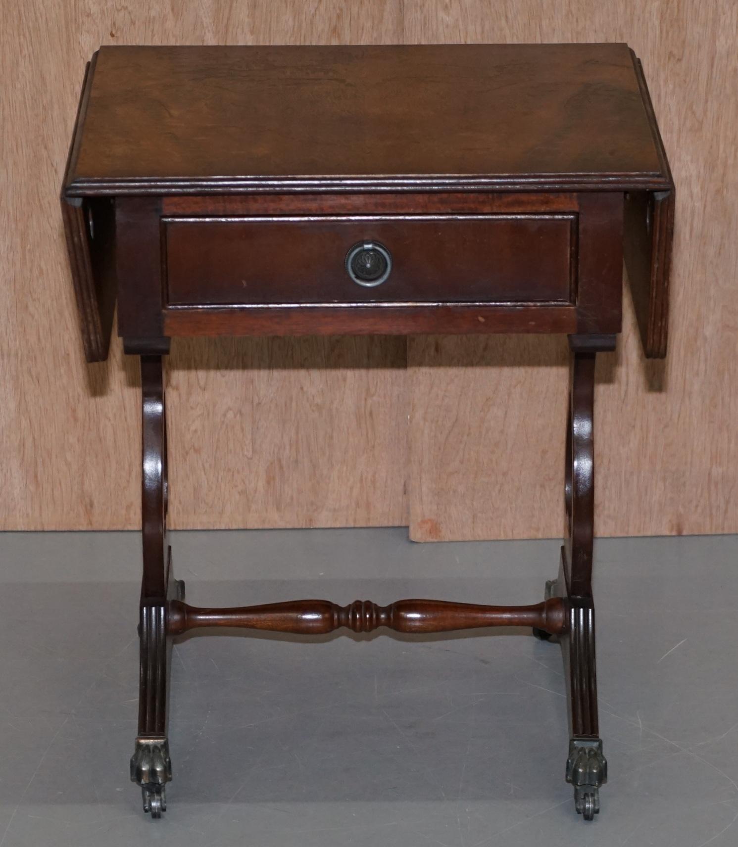 We are delighted to offer for sale this lovely small Bevan Funnell vintage mahogany side table with extending top and single drawer

A very good looking and versatile piece, the table has single drawer to the front and false drawer to the back so