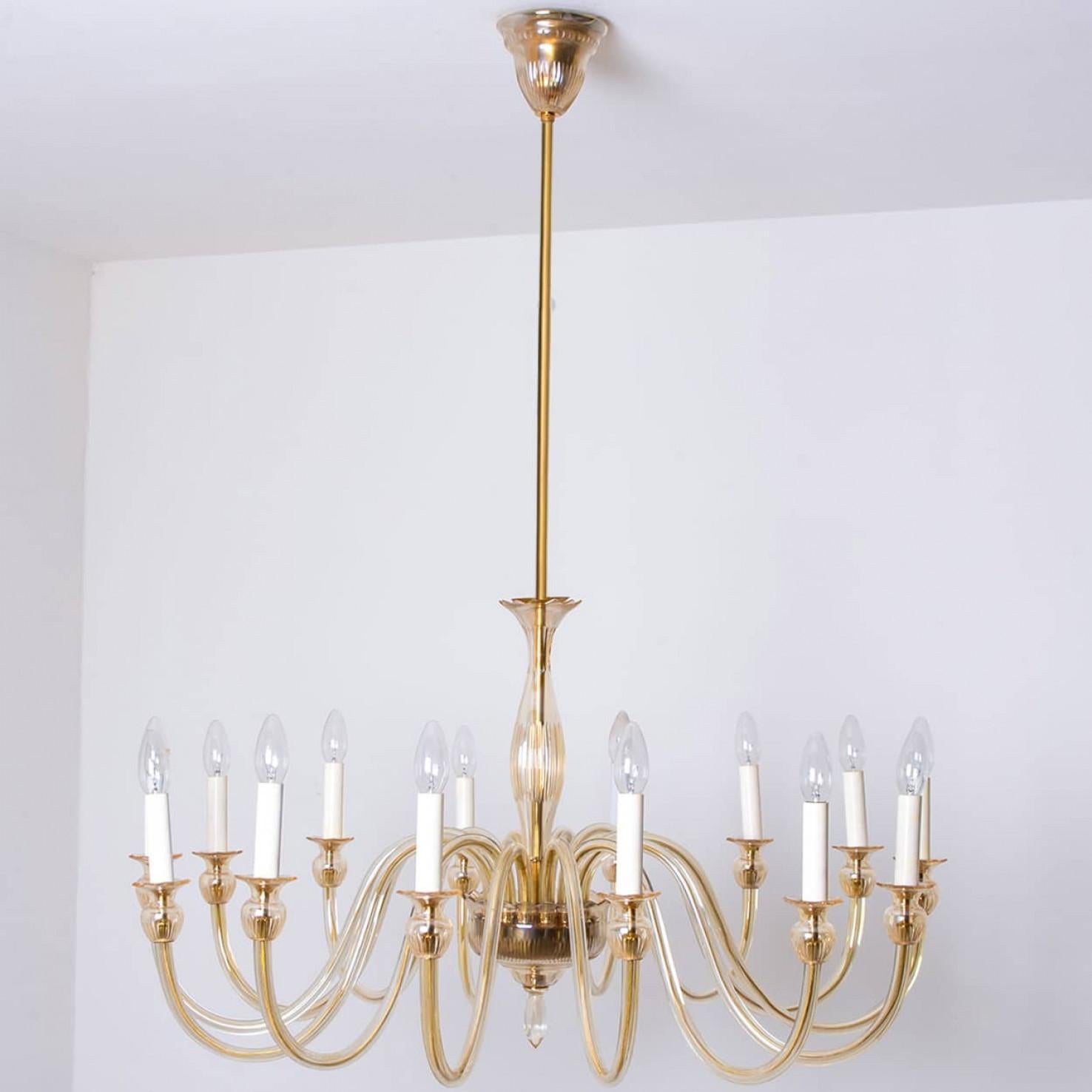 Stunning Soft Amber Murano Glass Chandelier 14 arms, Italy 1960 For Sale 5