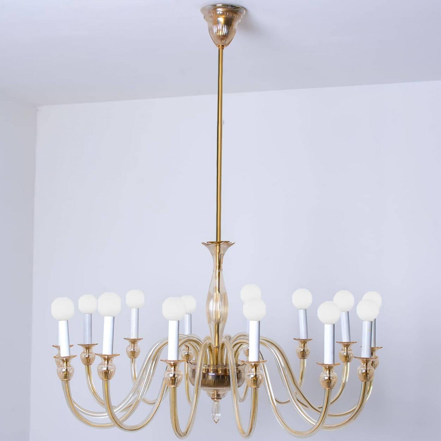 Stunning Soft Amber Murano Glass Chandelier 14 arms, Italy 1960 For Sale 6