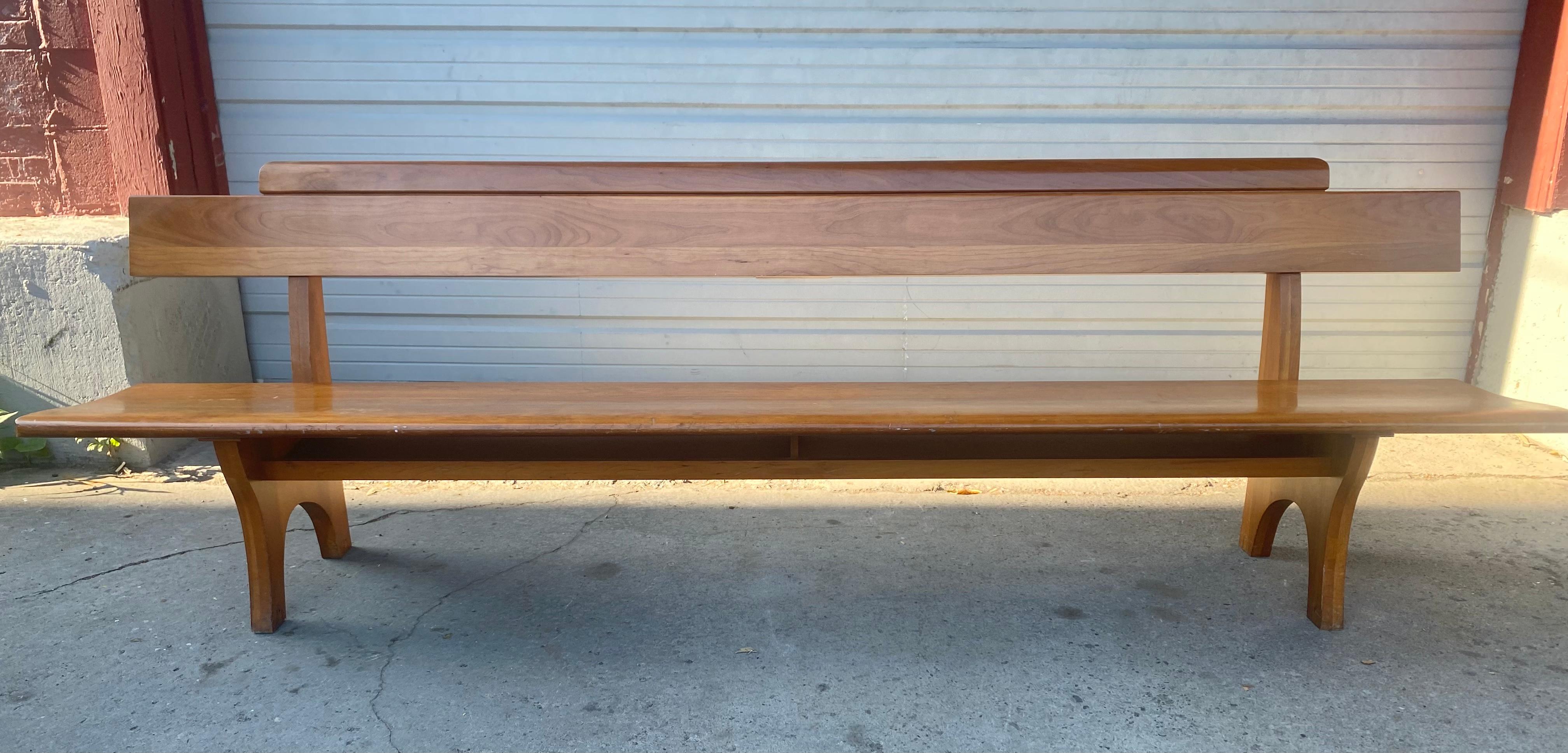 Superbe banc d'église moderniste en bouleau massif, d'après Frank Lloyd Wright en vente 7