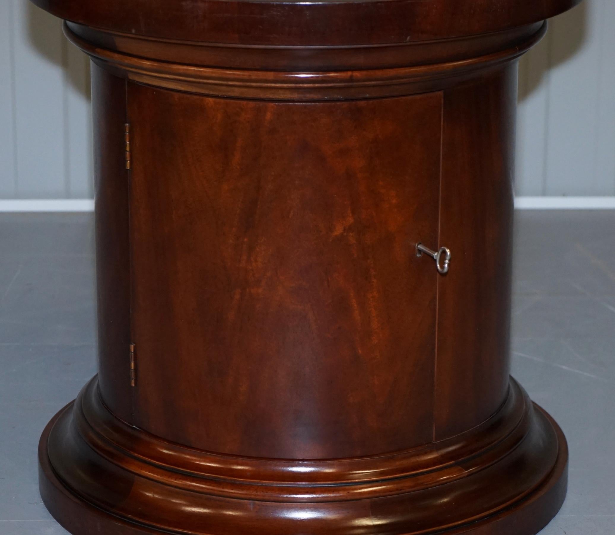 Modern Stunning Solid Mahogany Ralph Lauren Polo Drum Side Lamp Wine Table Cupboard