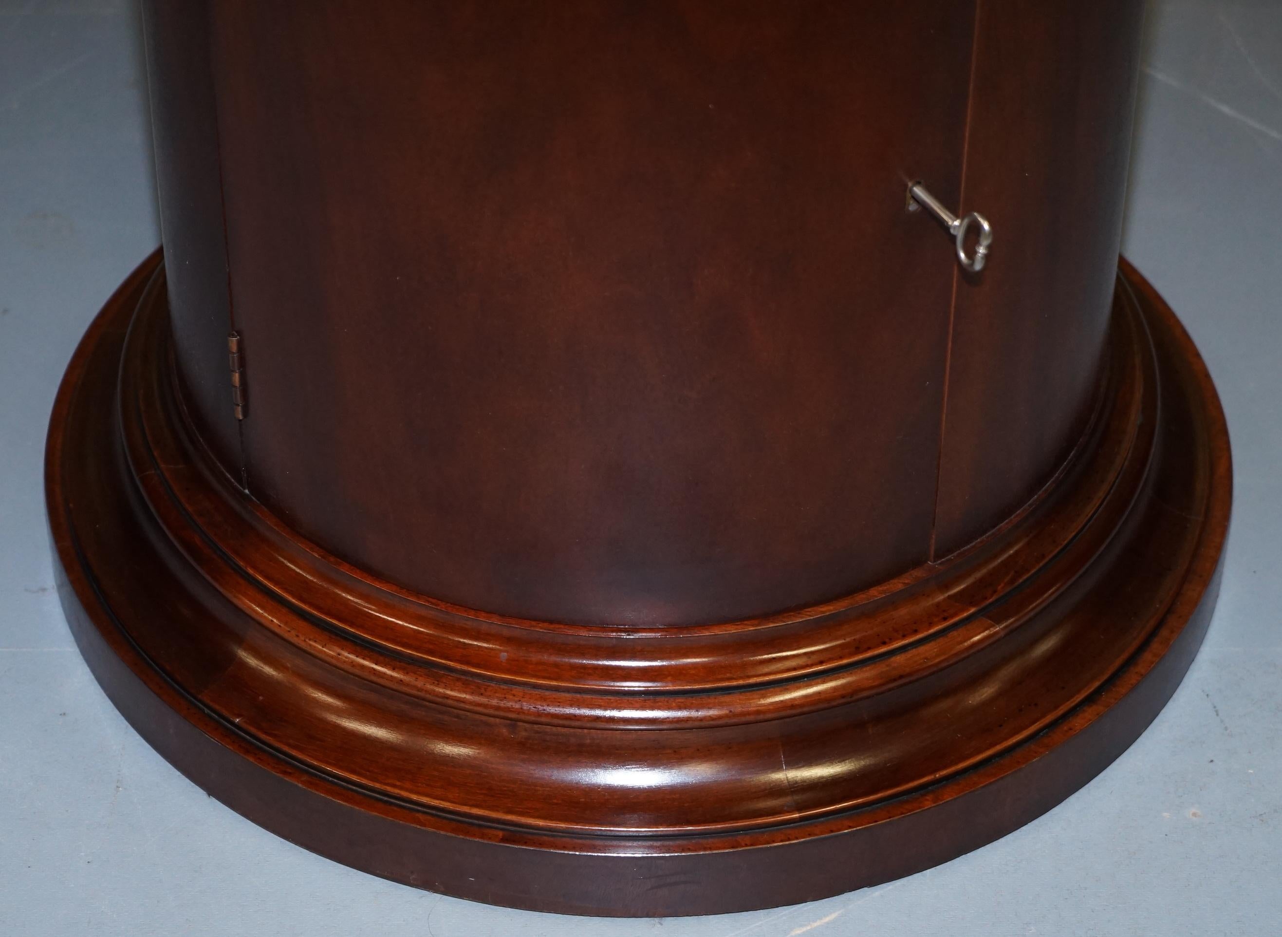 Hand-Crafted Stunning Solid Mahogany Ralph Lauren Polo Drum Side Lamp Wine Table Cupboard