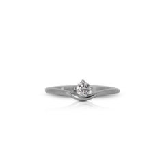 Stunning Solitaire Ring in 14K White Gold