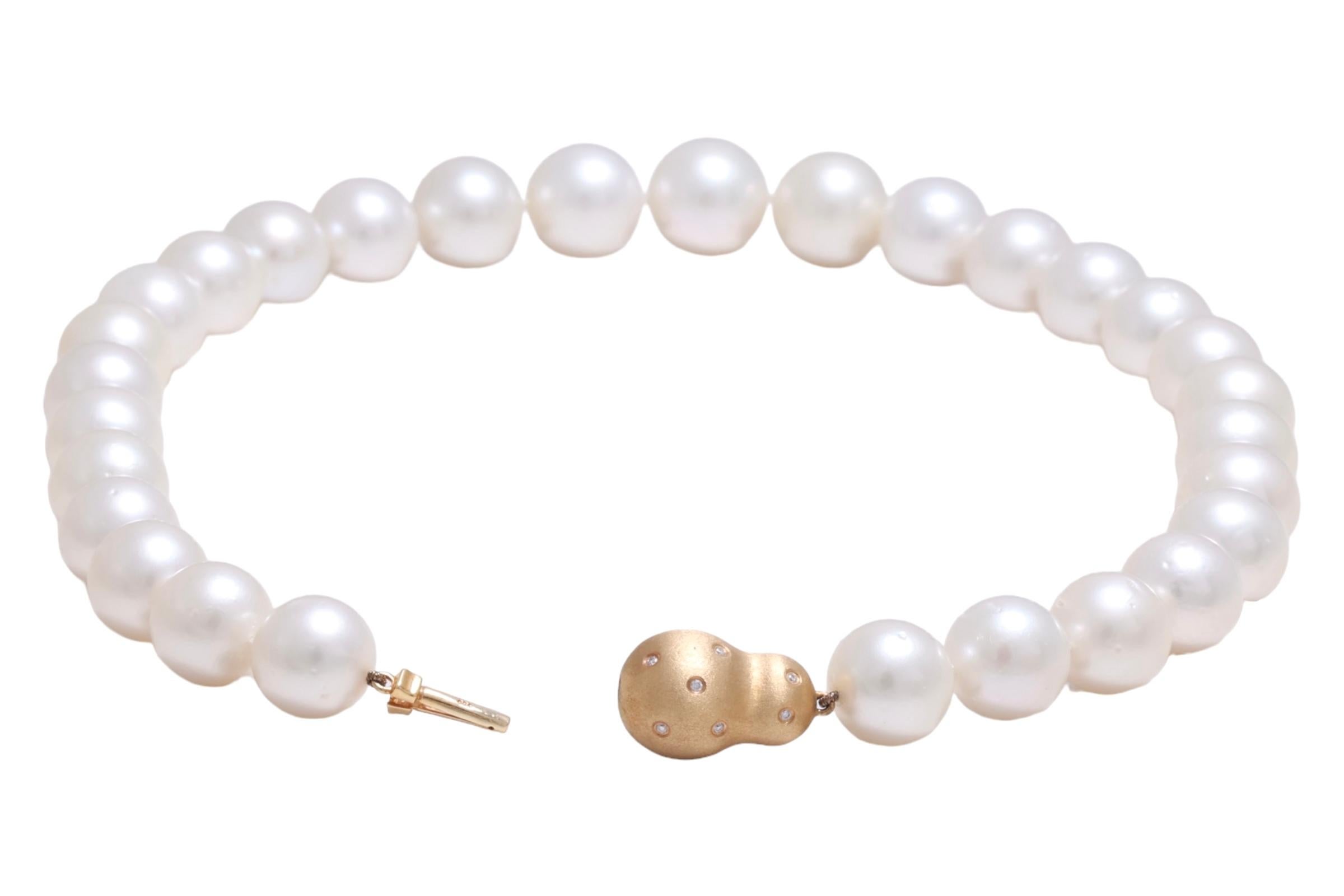 Stunning South Sea Pearl degradé Necklace 18 kt. Gold Lock With Diamonds 13-16mm For Sale 10