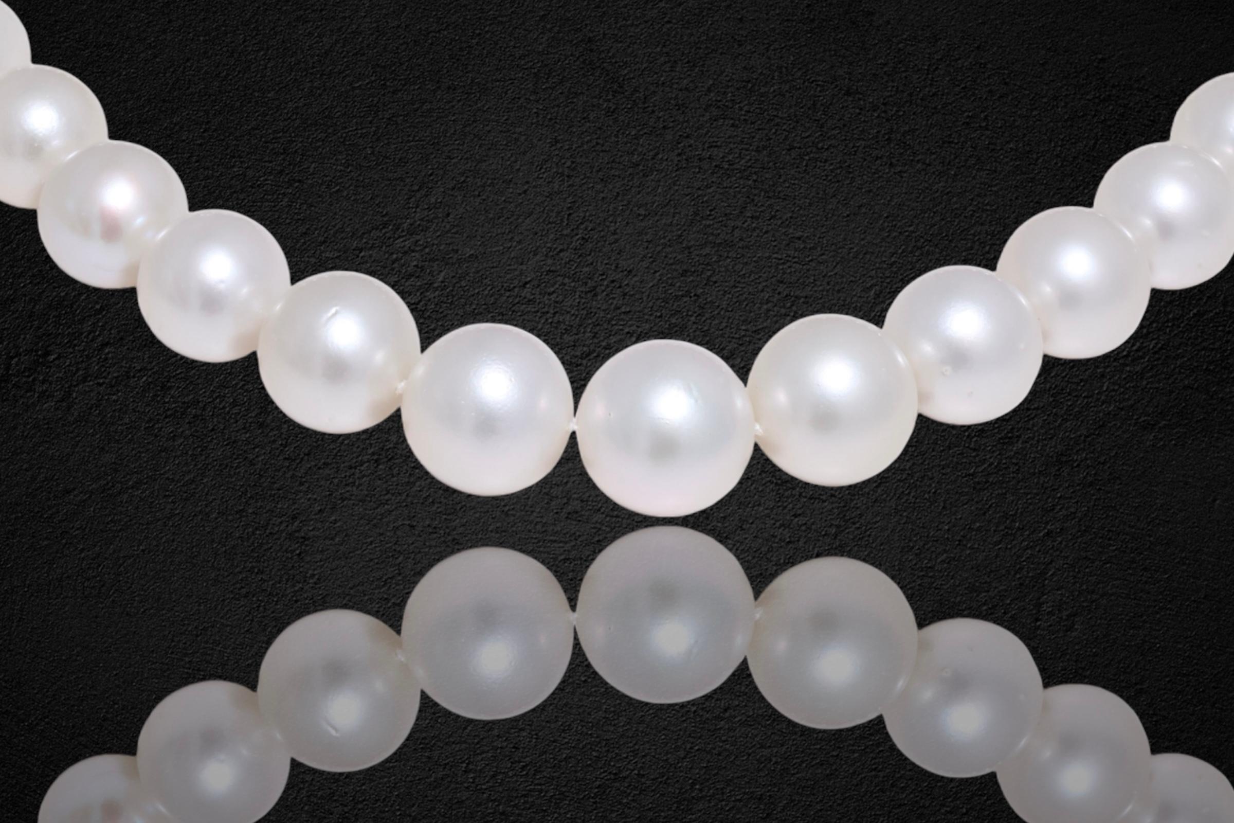 Stunning South Sea Pearl degradé Necklace 18 kt. Gold Lock With Diamonds 13-16mm For Sale 12