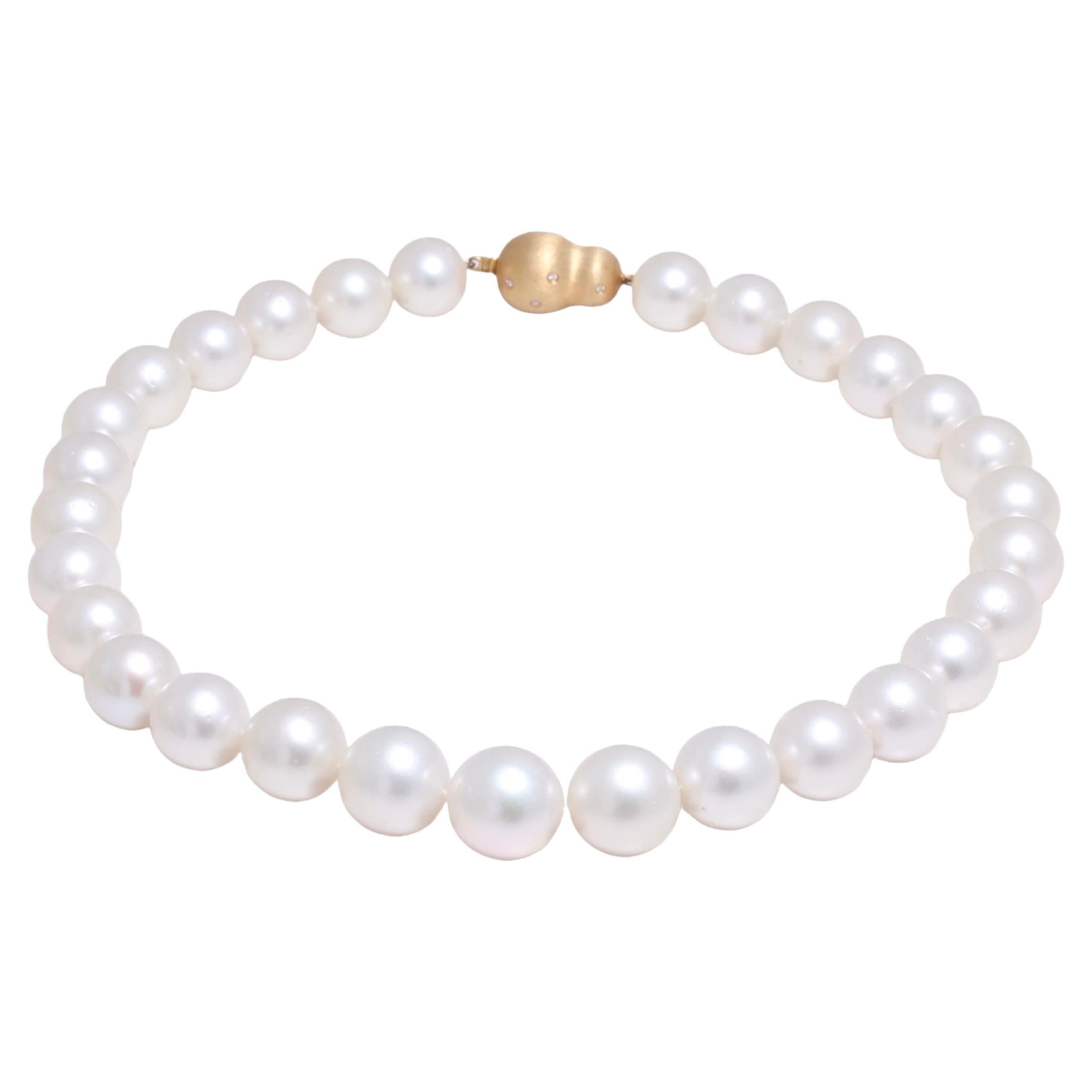 Stunning South Sea Pearl degradé Necklace 18 kt. Gold Lock With Diamonds 13-16mm