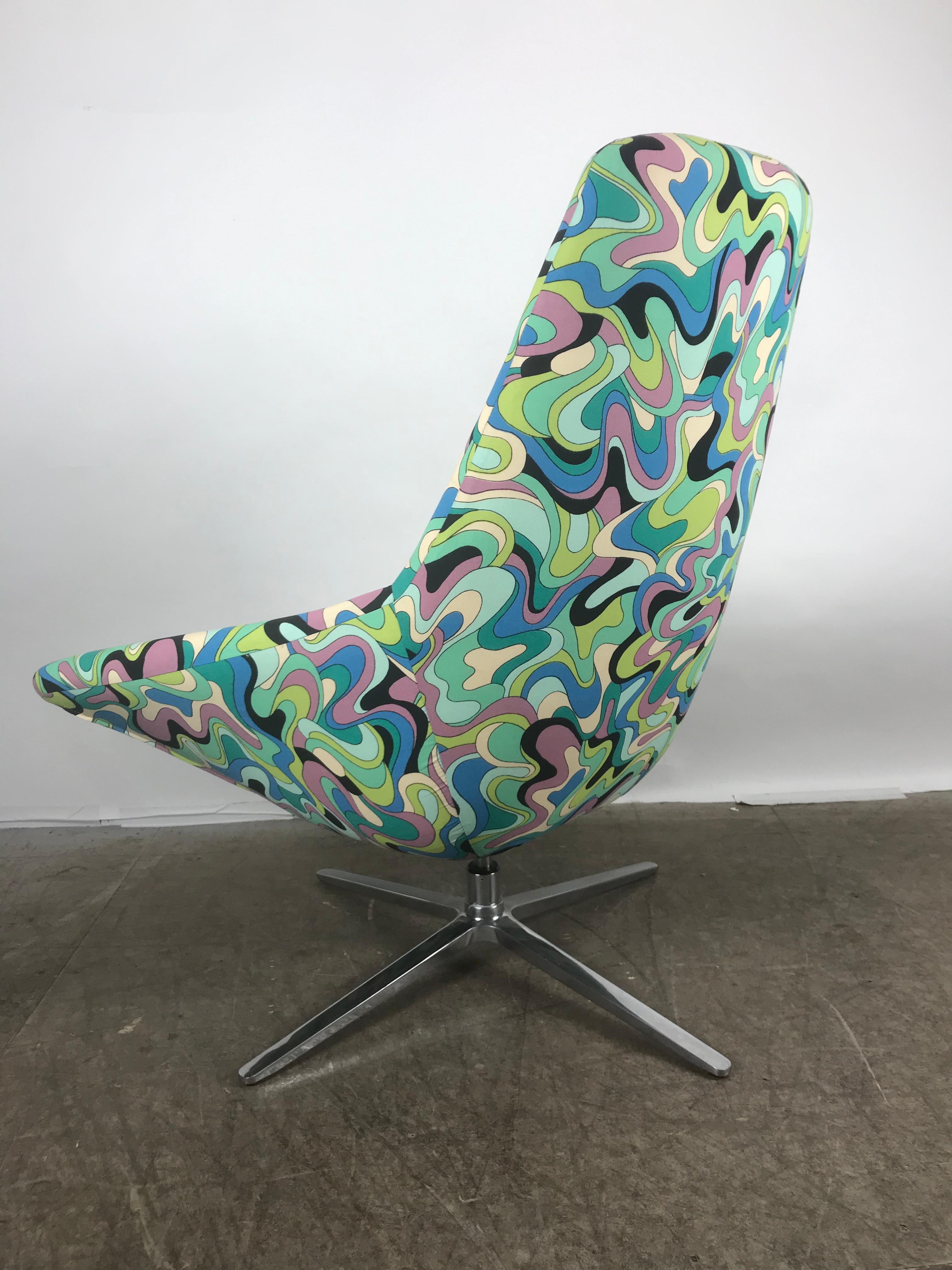 Late 20th Century Stunning Space Age Modernist Tilt-Swivel 