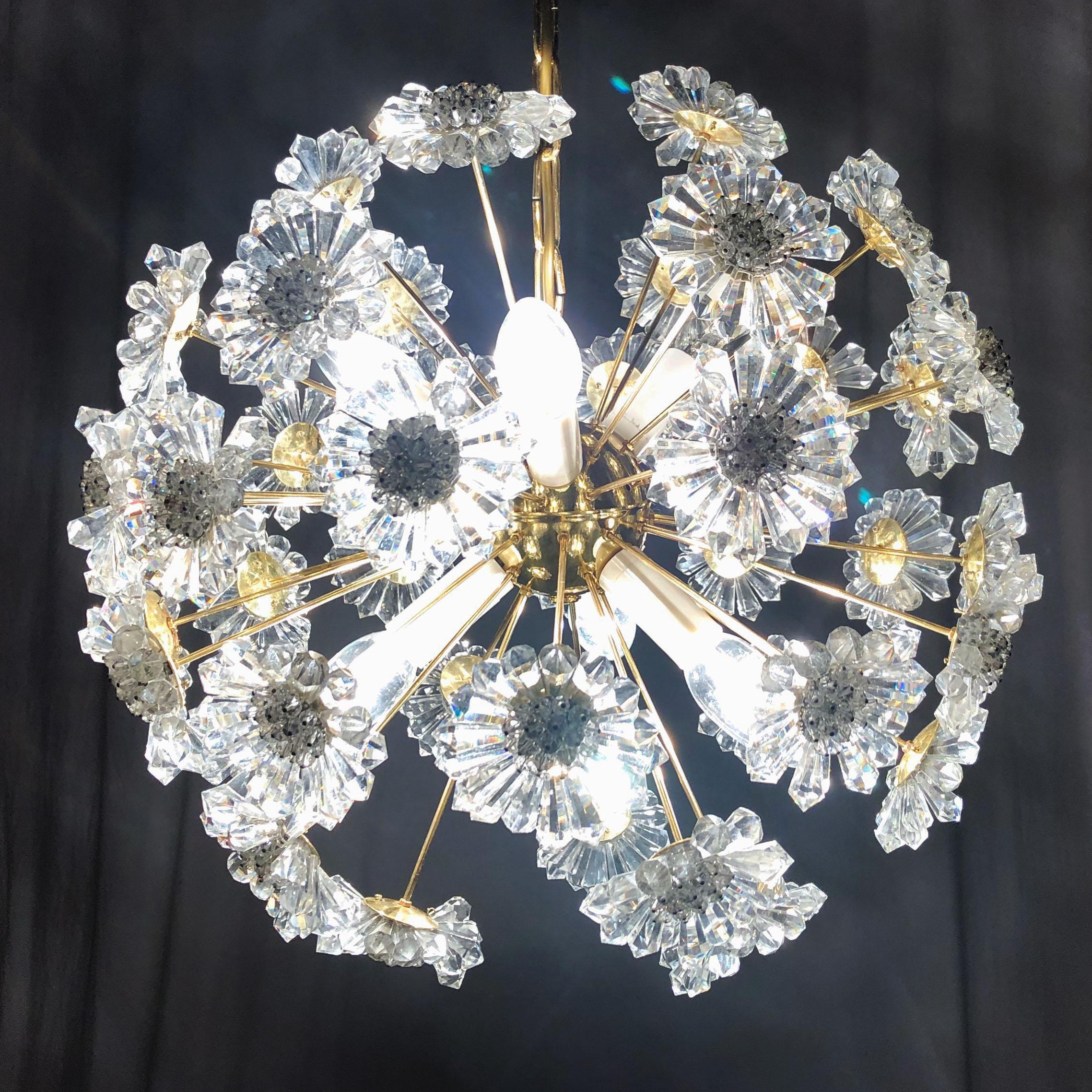 Atemberaubender Sputnik-Kronleuchter mit Kristallblumen im Angebot 10