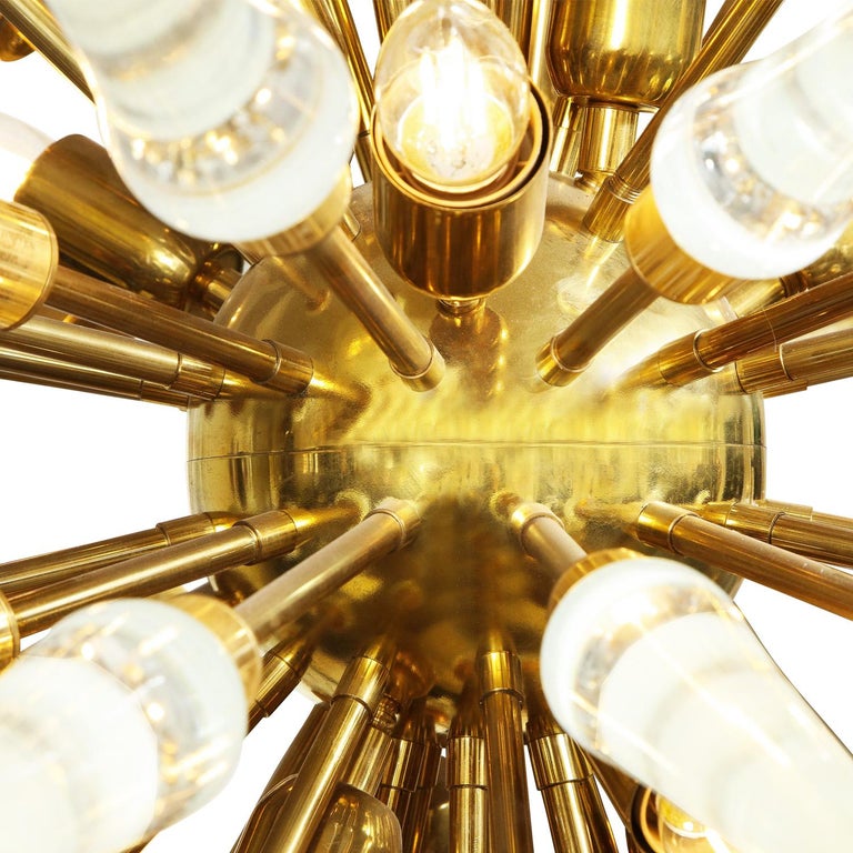 Italian Stunning Sputnik-Style Chandelier in Polished Brass with Glass Spikes 2022 For Sale