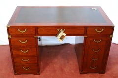 Atemberaubende Starbay Rochefort-Kampagne im Campaign-Stil  The Pedestal-Schreibtisch