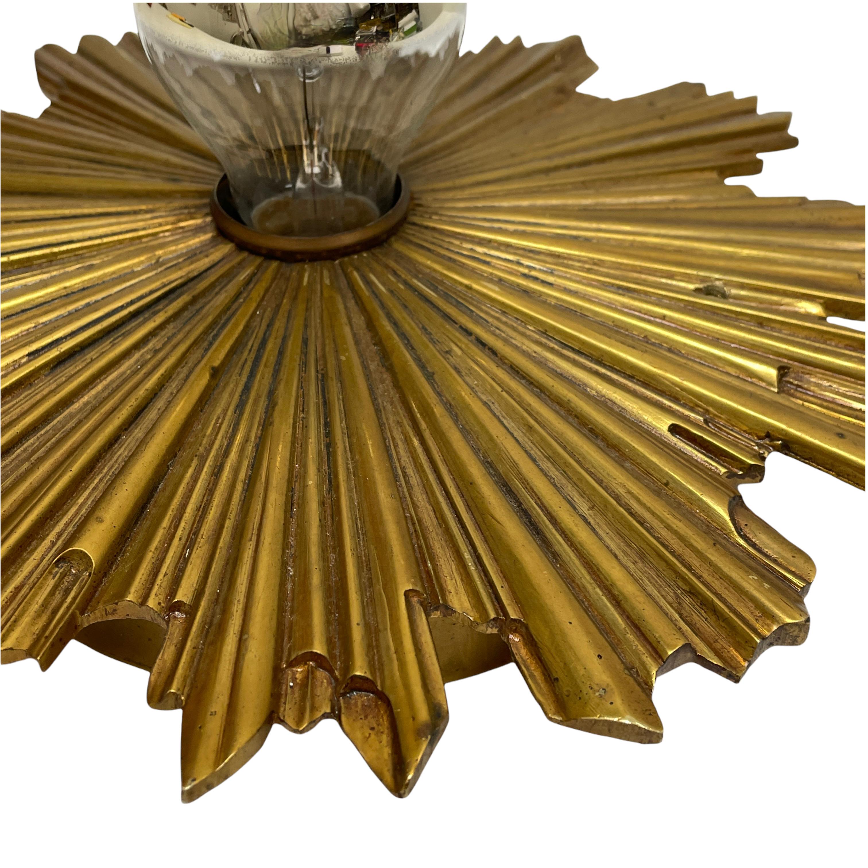 Stunning Starburst Sunburst Brass Bronze Flush Mount Ceiling Light Fixture 1950s In Good Condition For Sale In Nuernberg, DE