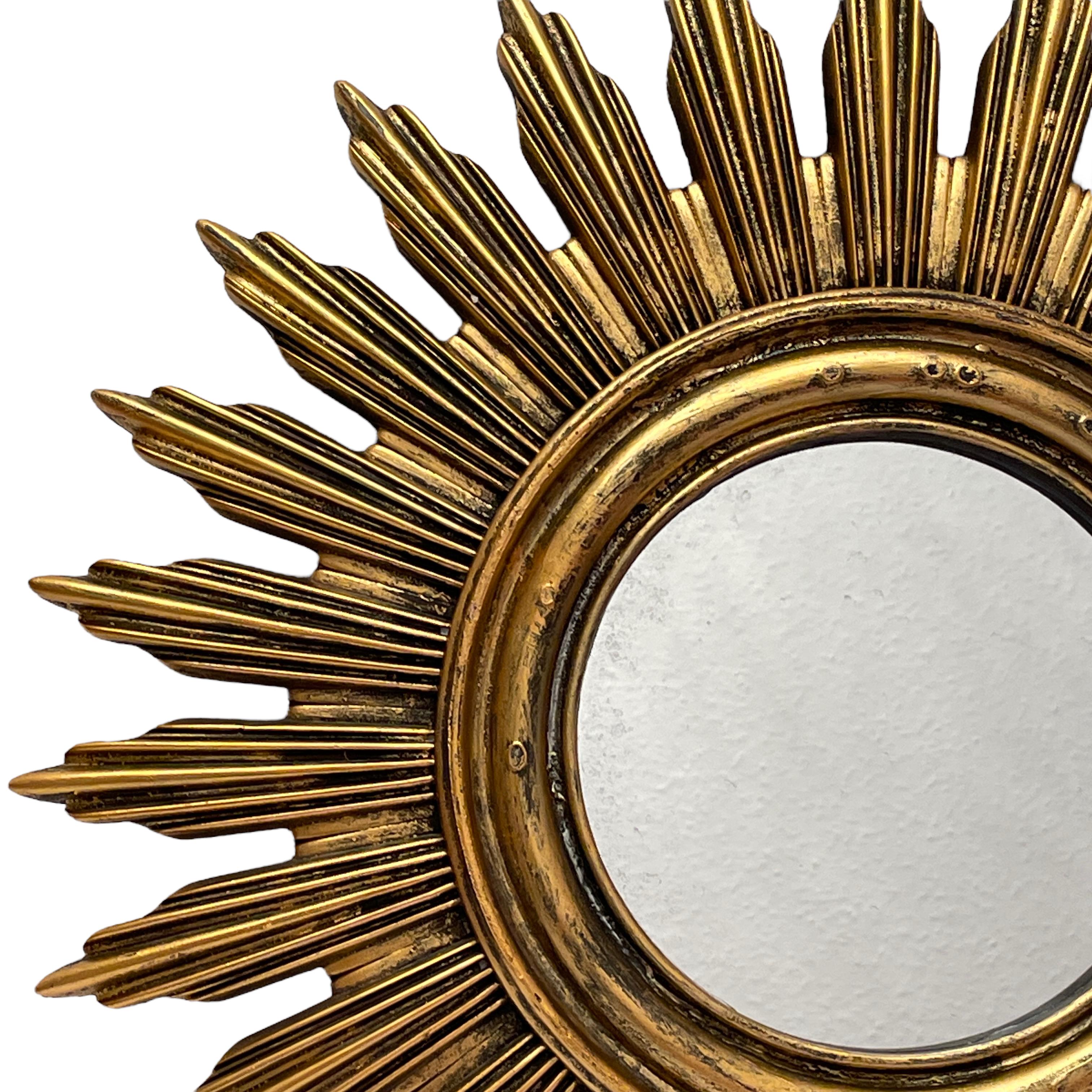 Stunning Starburst Sunburst Mirror Gilded Resin, Belgium, circa 1960s In Good Condition For Sale In Nuernberg, DE