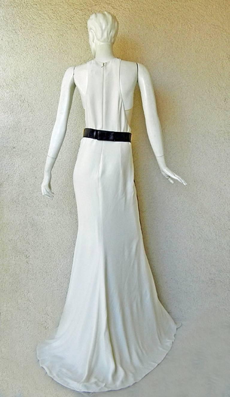 Noir Superbe robe Stella McCartney Saskia neuve avec étiquettes, vue sur Emmys en vente