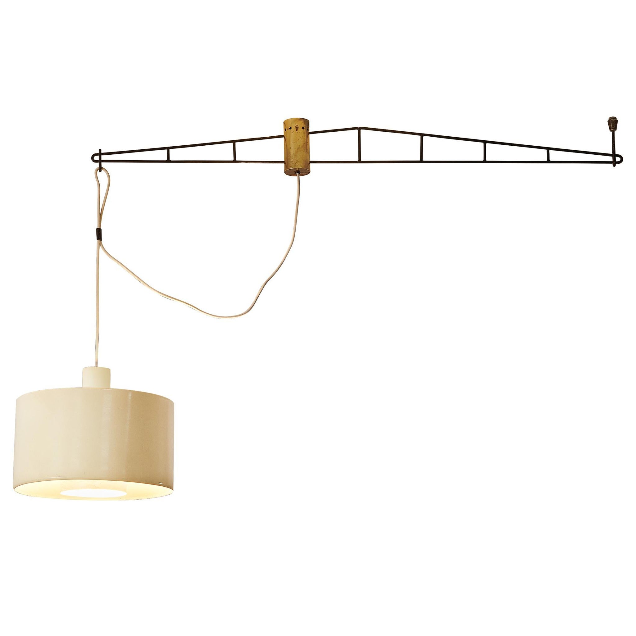 Stupendo lampadario Stilnovo in metallo e ottone in vendita