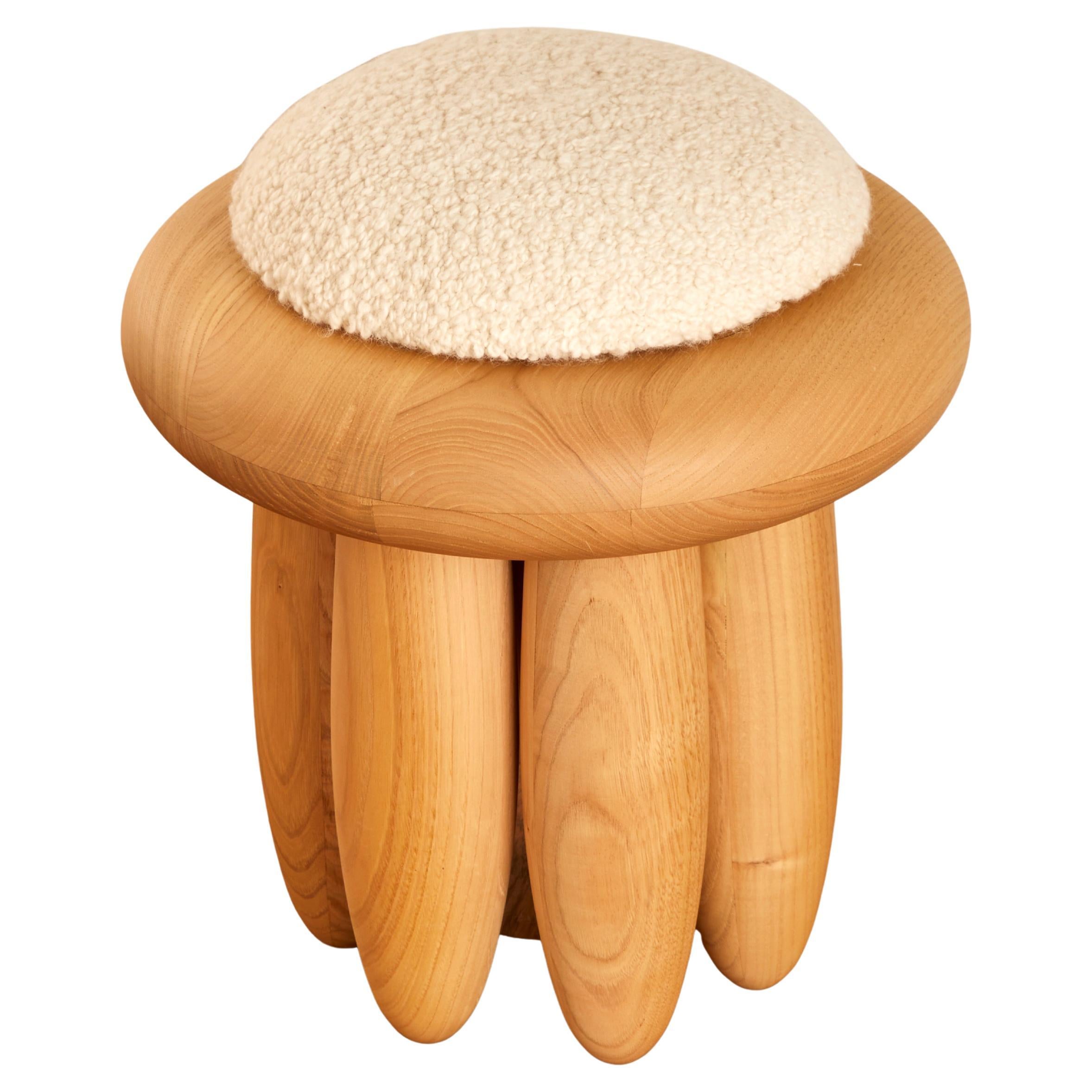 Impresionante taburete de madera maciza y tela de G. NICOLET