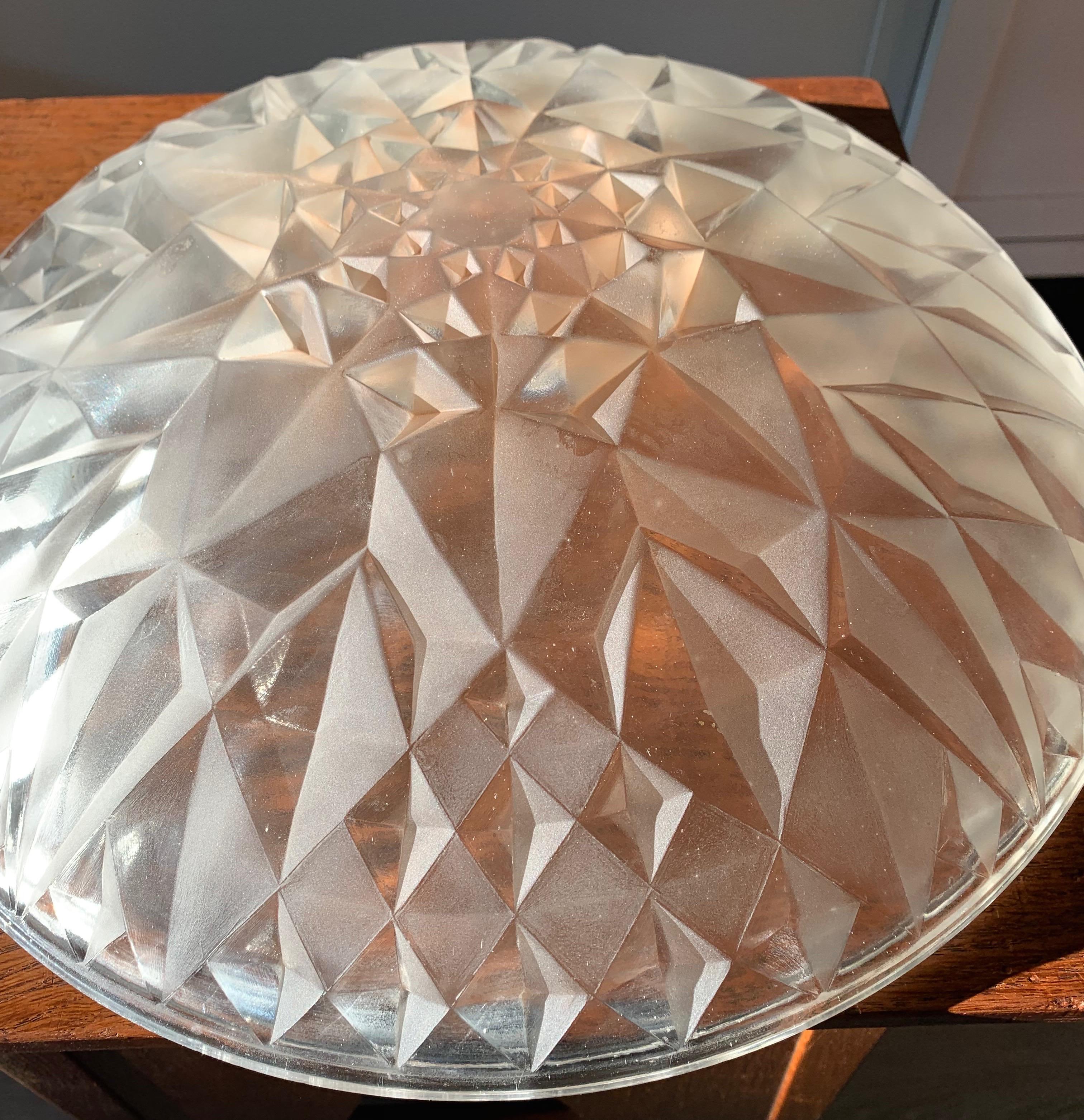 Stunning and Stylish French Art Deco Geometric Shape Glass Bowl by A. Hunebelle For Sale 4