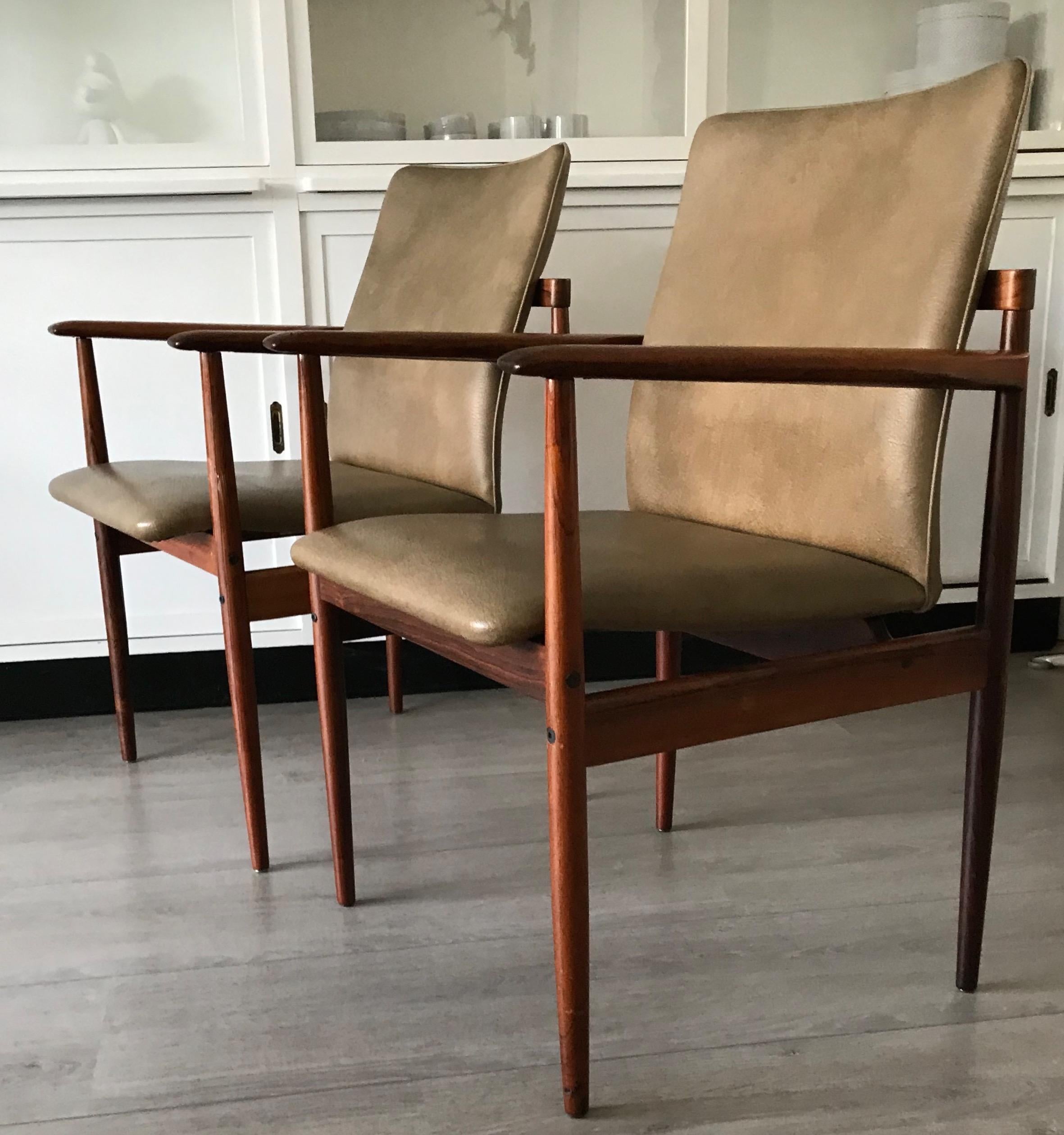 Stunning & Stylish Pair of Handcrafted Midcentury Modern Solid Wooden Armchairs For Sale 3