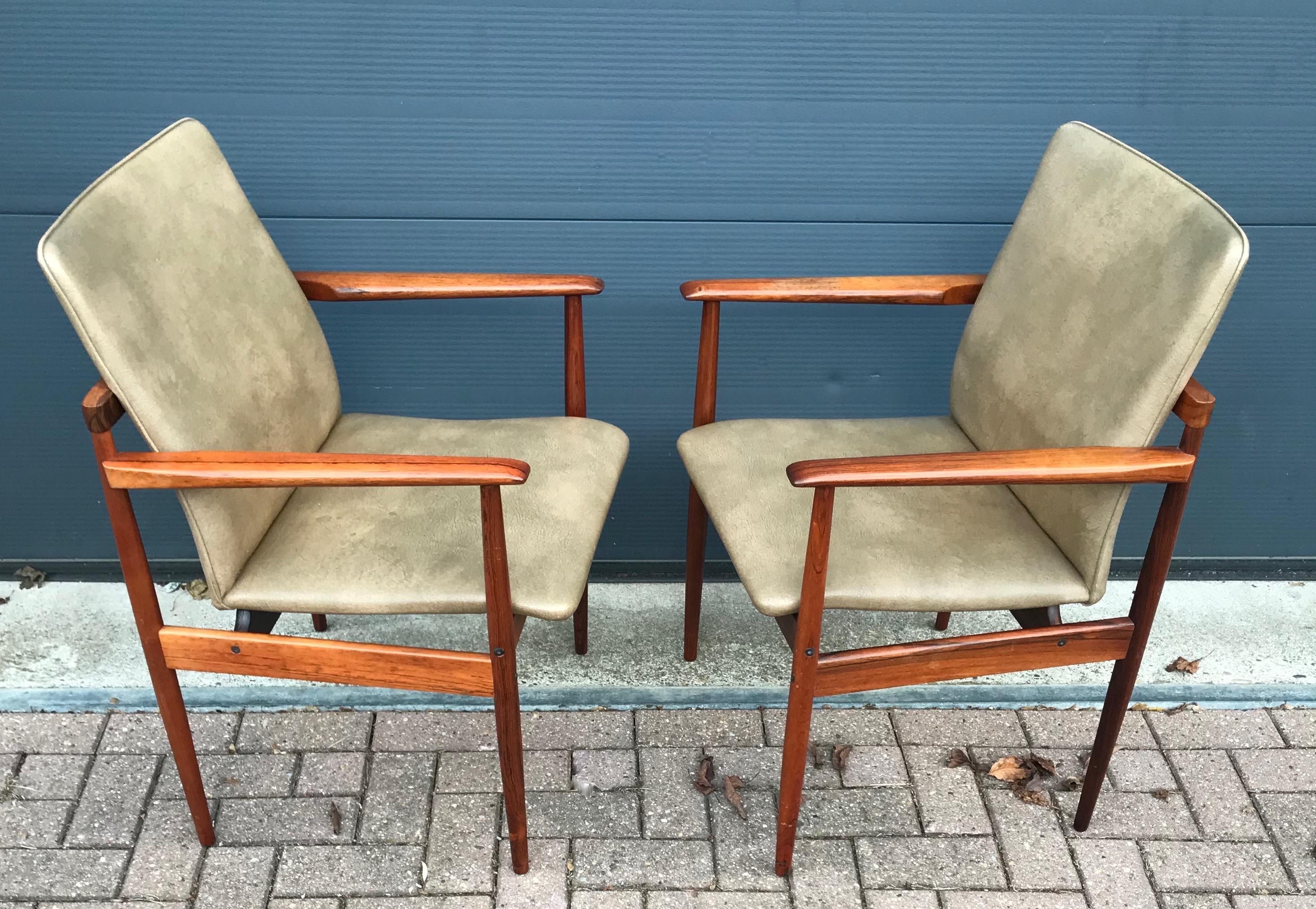 Stunning & Stylish Pair of Handcrafted Midcentury Modern Solid Wooden Armchairs For Sale 12