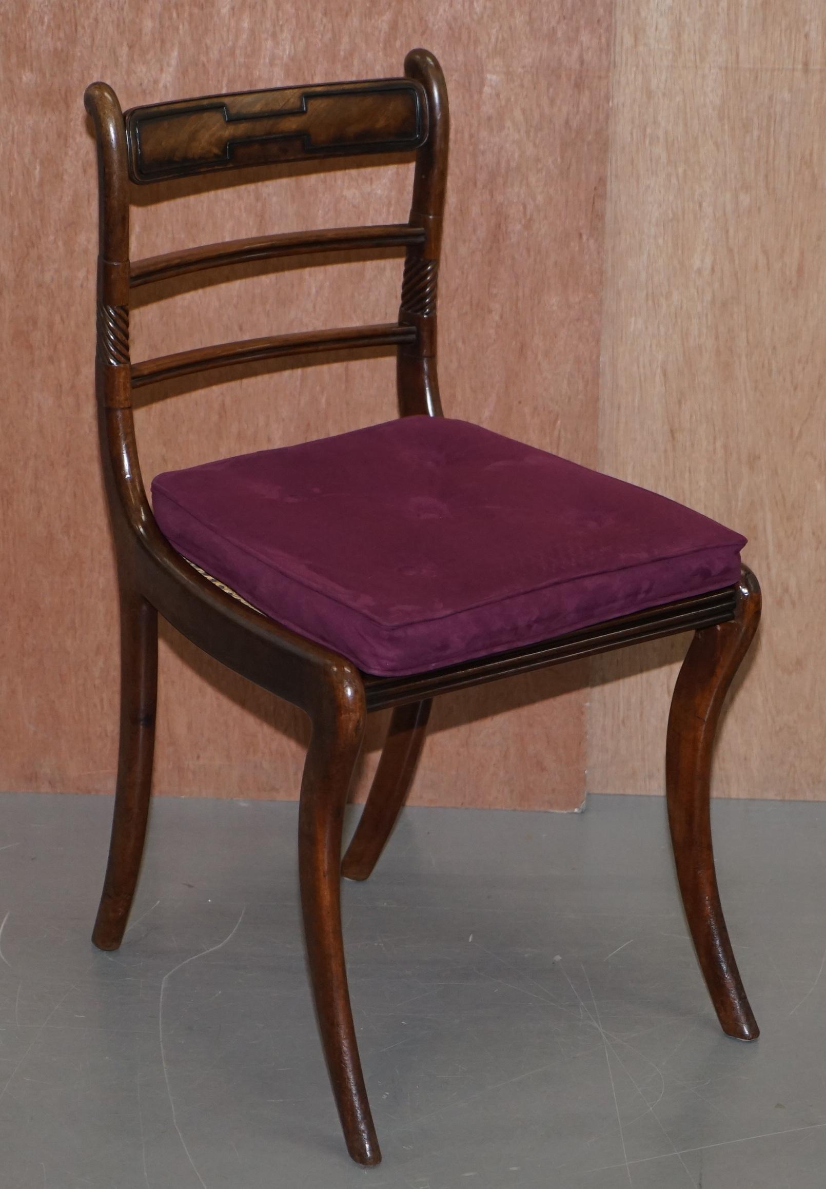 Superbe suite de six chaises de salle à manger Regency en bois dur Bergere Velvet Chesterfield en vente 10