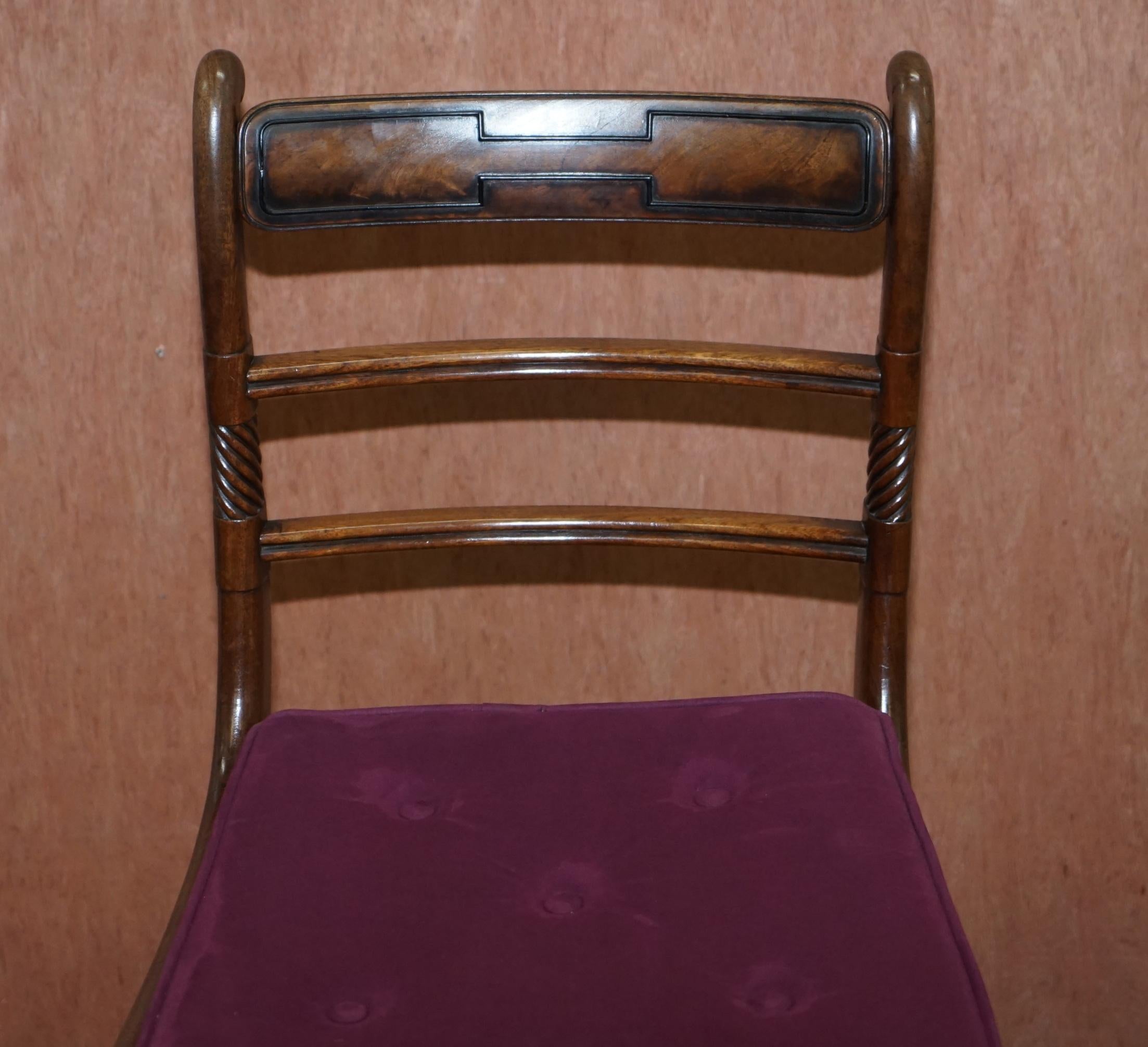 Superbe suite de six chaises de salle à manger Regency en bois dur Bergere Velvet Chesterfield en vente 11