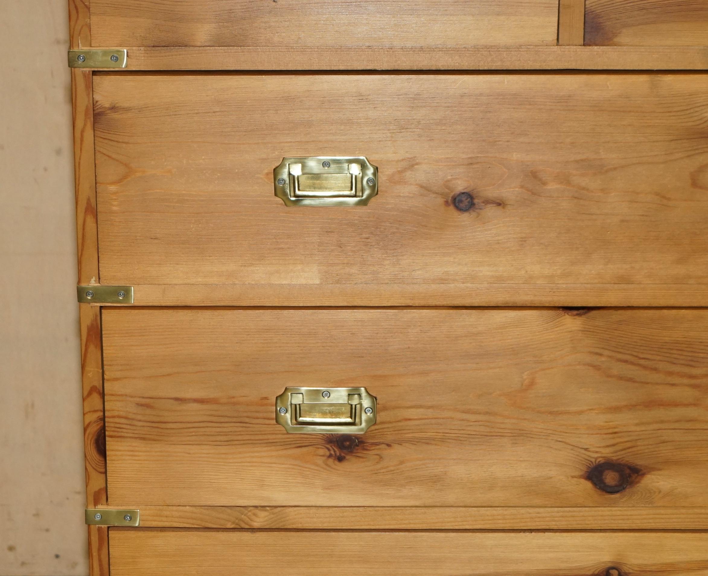 Hand-Crafted STUNNING SUiTE OF VINTAGE ENGLISH PINE CAMPAIGN CHESTS OF DRAWERS & SIDE TABLES For Sale